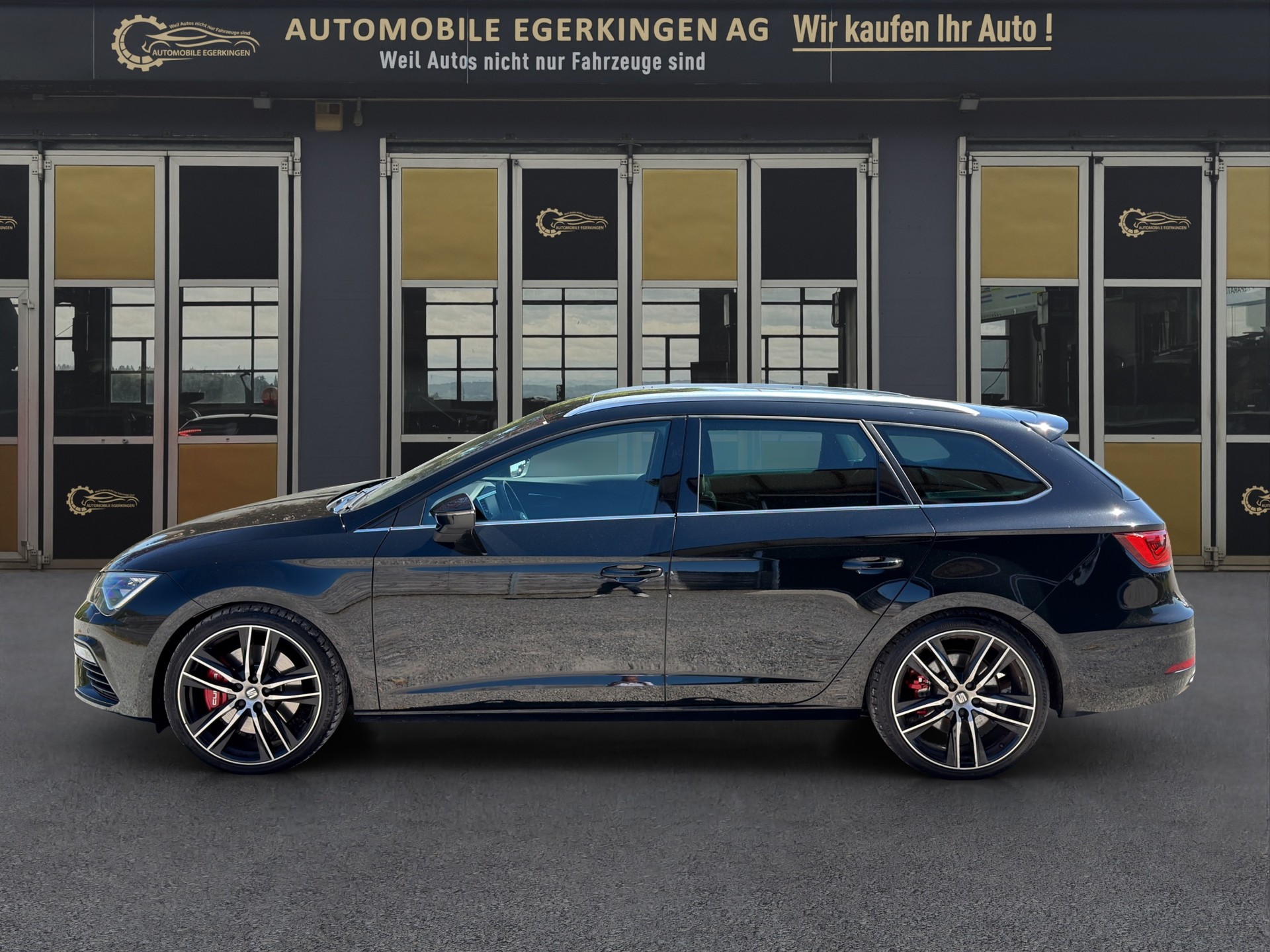 SEAT Leon ST 2.0 TSI 300 Cupra 4Drive DSG-image-7
