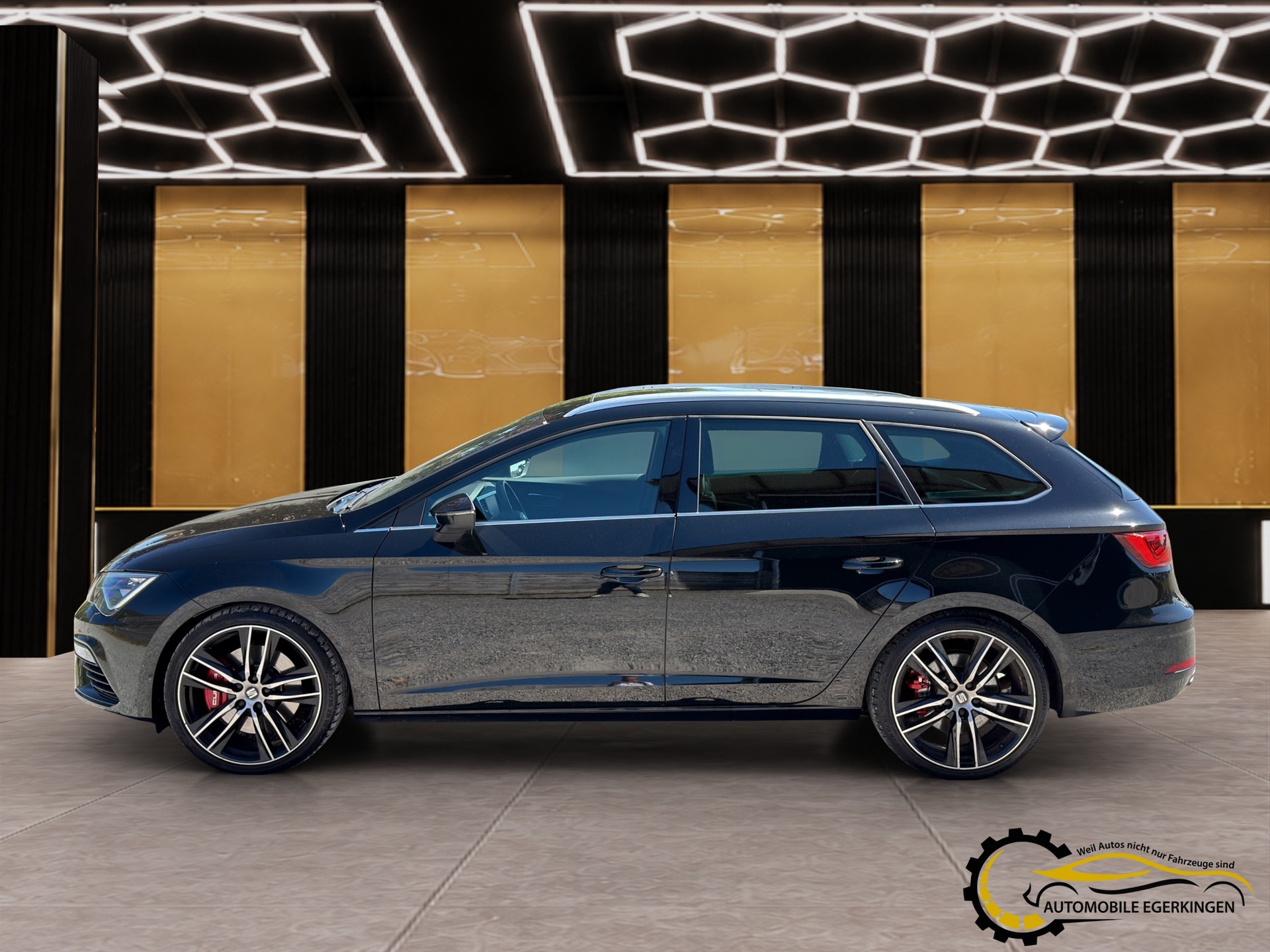 SEAT Leon ST 2.0 TSI 300 Cupra 4Drive DSG-image-7