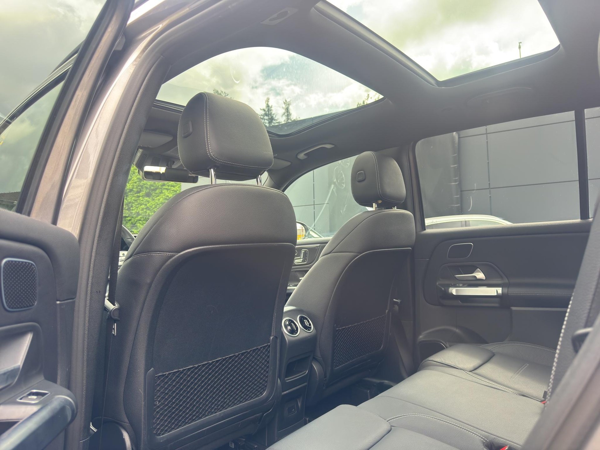 MERCEDES-BENZ GLB 220 d AMG Line 4matic-image-22