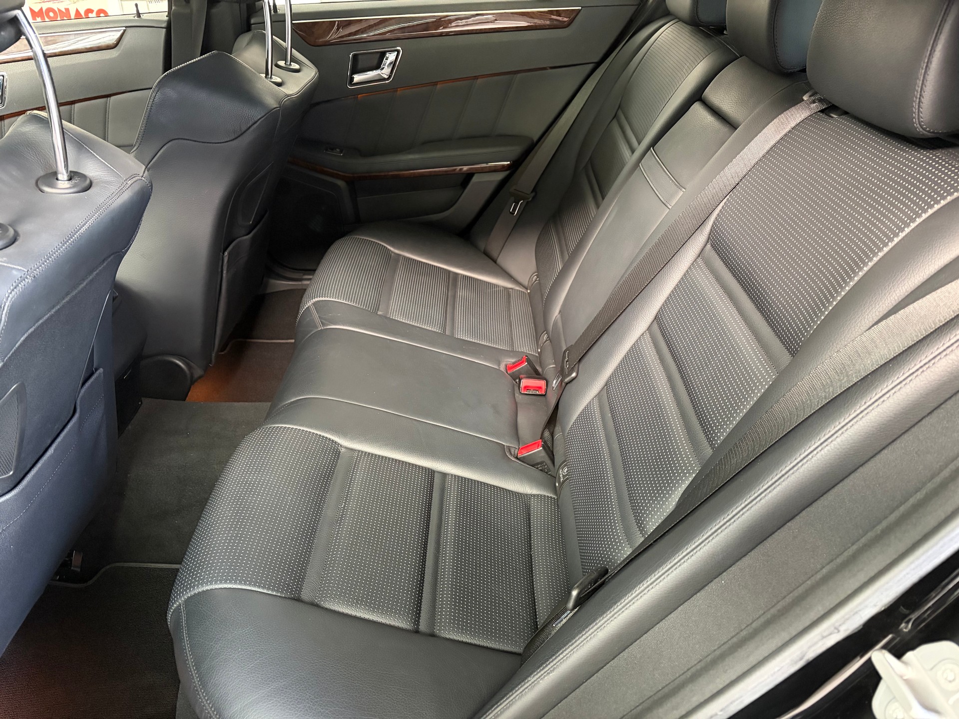MERCEDES-BENZ E 63 AMG-image-12