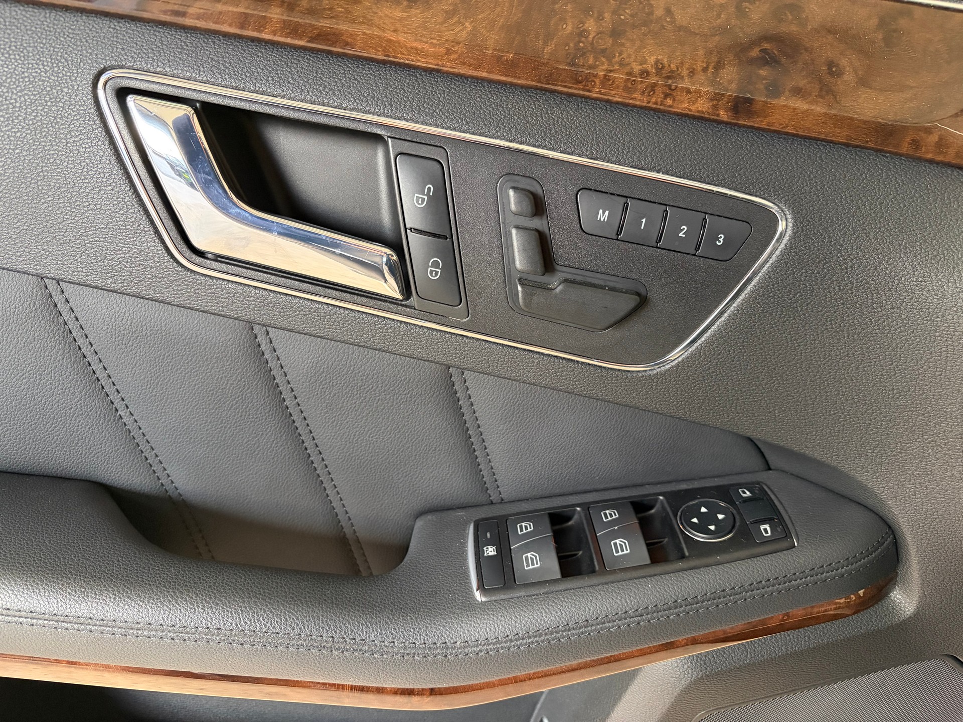 MERCEDES-BENZ E 63 AMG-image-6