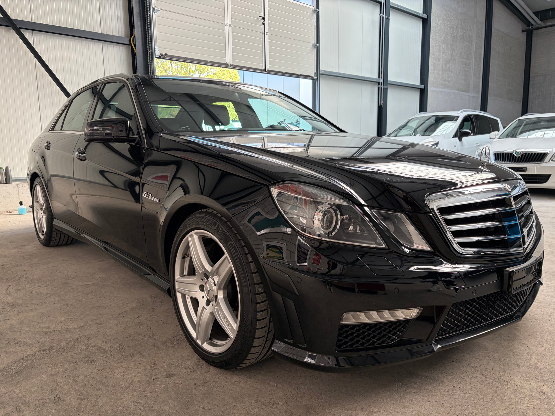MERCEDES-BENZ E 63 AMG-image-4