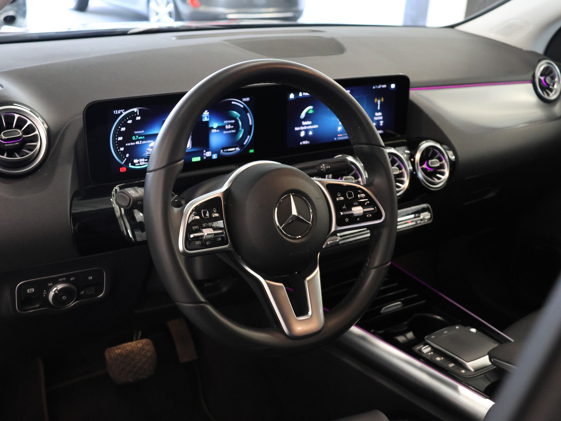 MERCEDES-BENZ EQA 250 AMG Line *Comand Touch* *Rückfahrkamera* *Multi Color*-image-17