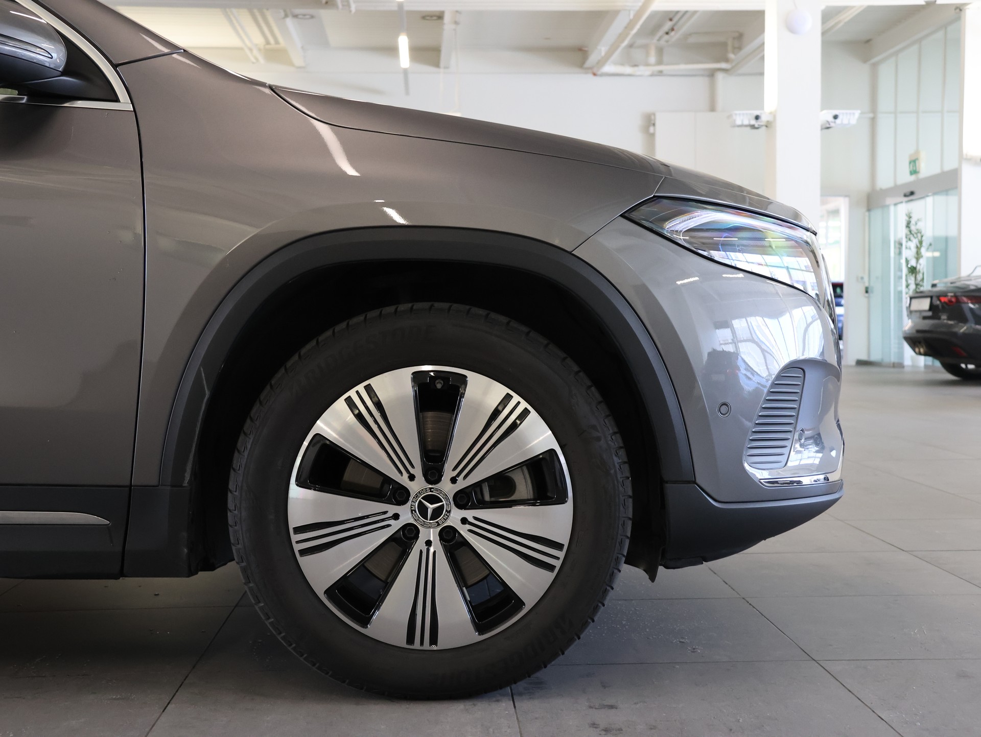 MERCEDES-BENZ EQA 250 AMG Line *Comand Touch* *Rückfahrkamera* *Multi Color*-image-6