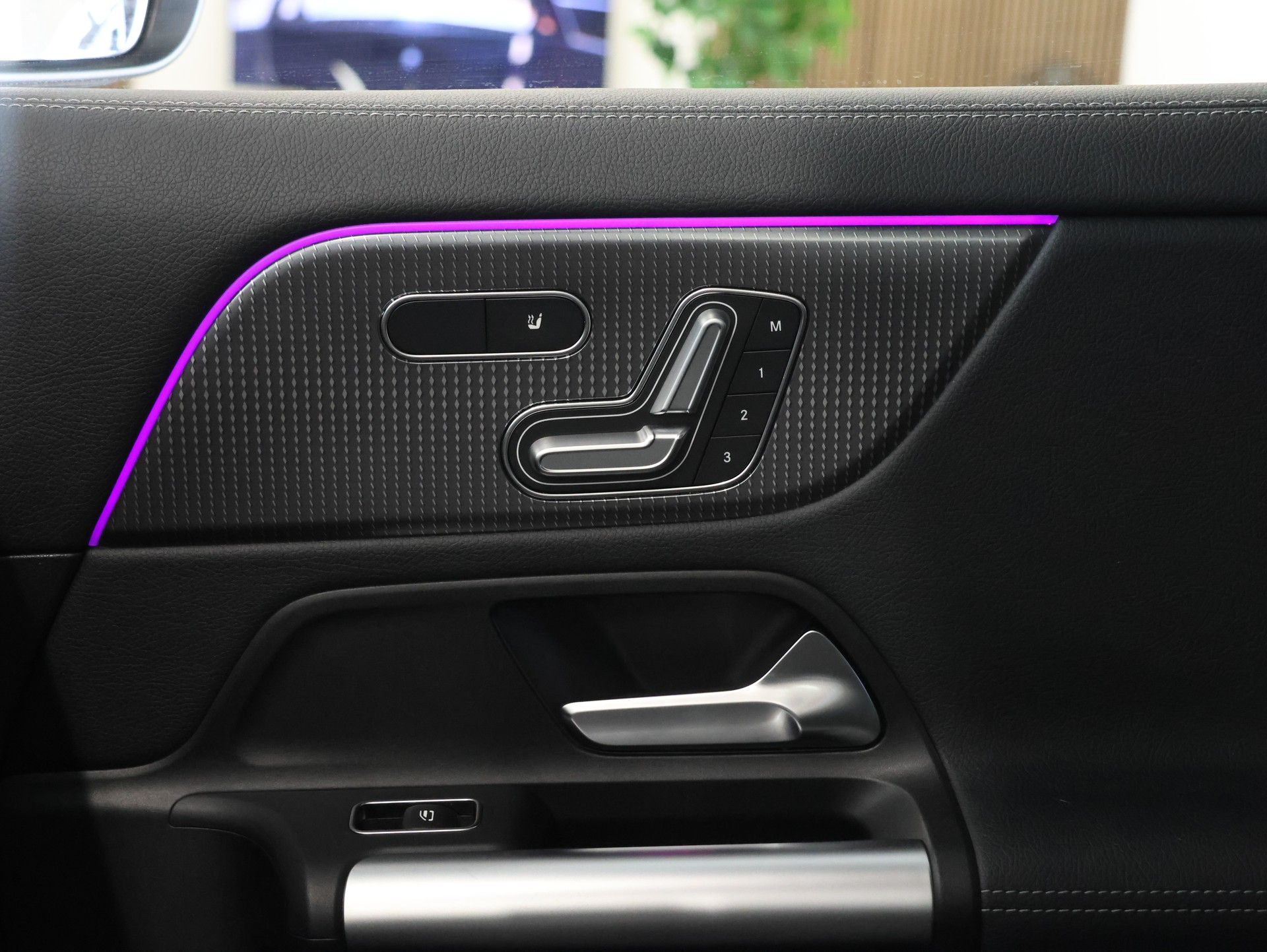 MERCEDES-BENZ EQA 250 AMG Line *Comand Touch* *Rückfahrkamera* *Multi Color*-image-26
