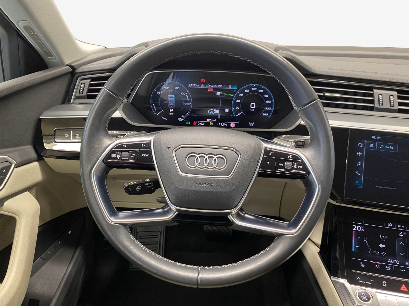 AUDI Q8 55 e-tron advanced quattro-image-10