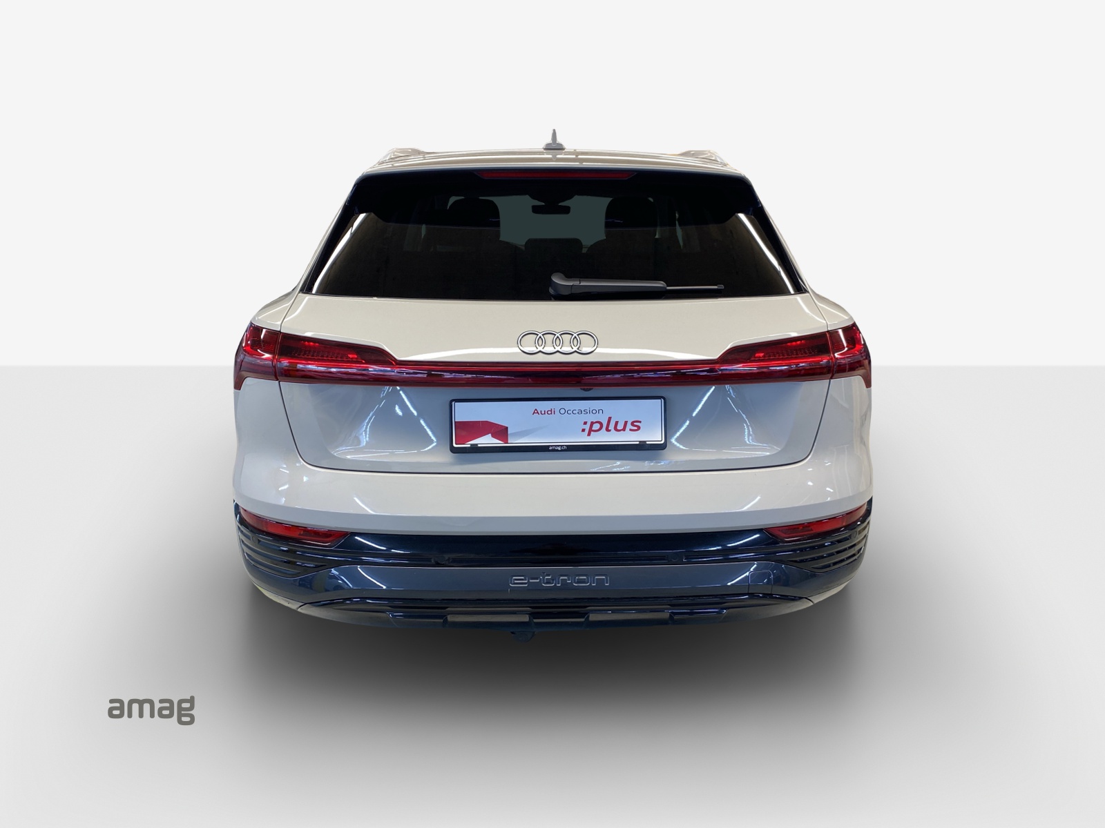 AUDI Q8 55 e-tron advanced quattro-image-3
