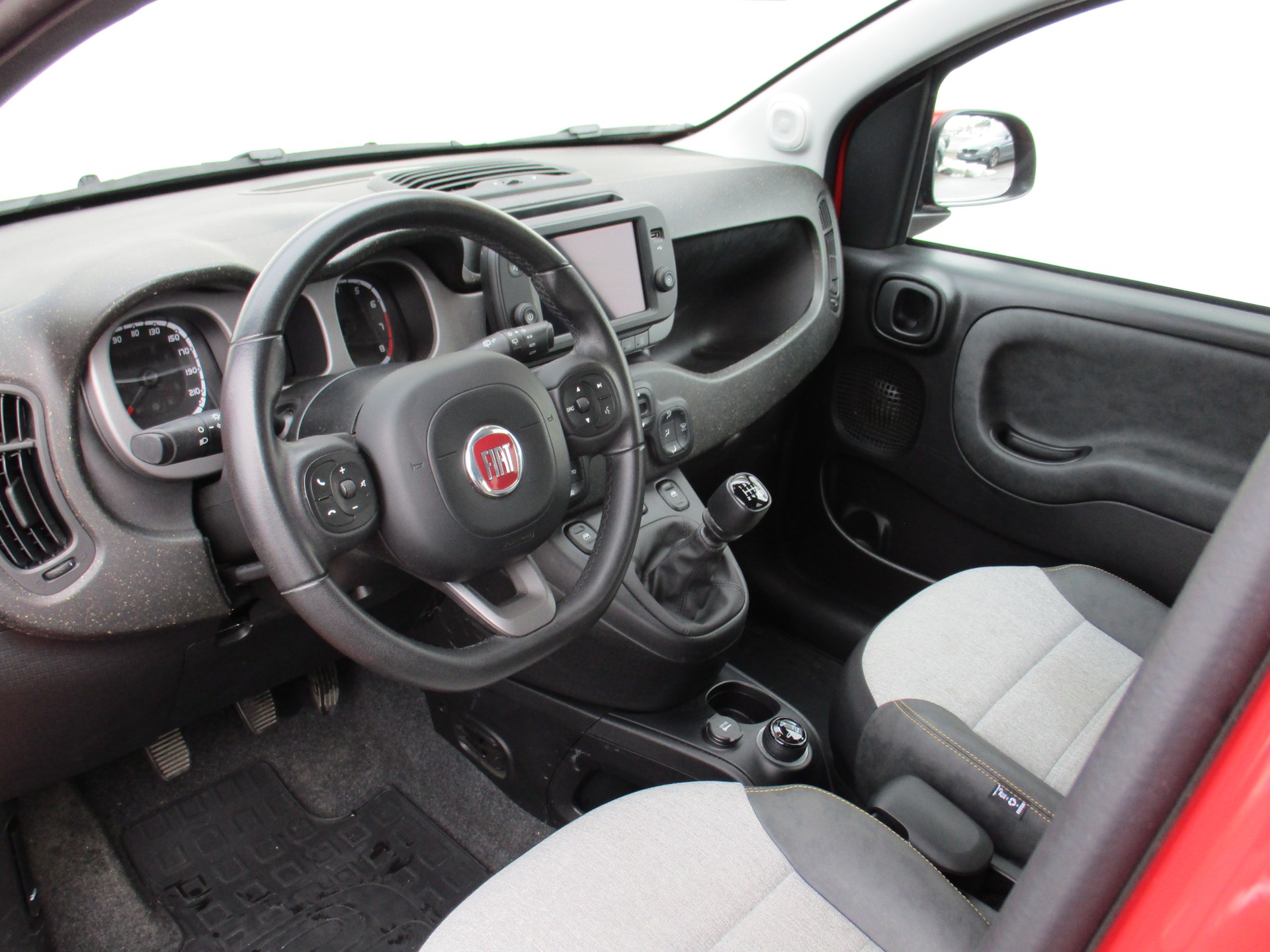 FIAT Panda 0.9 TwinAir Cross 4x4-image-5