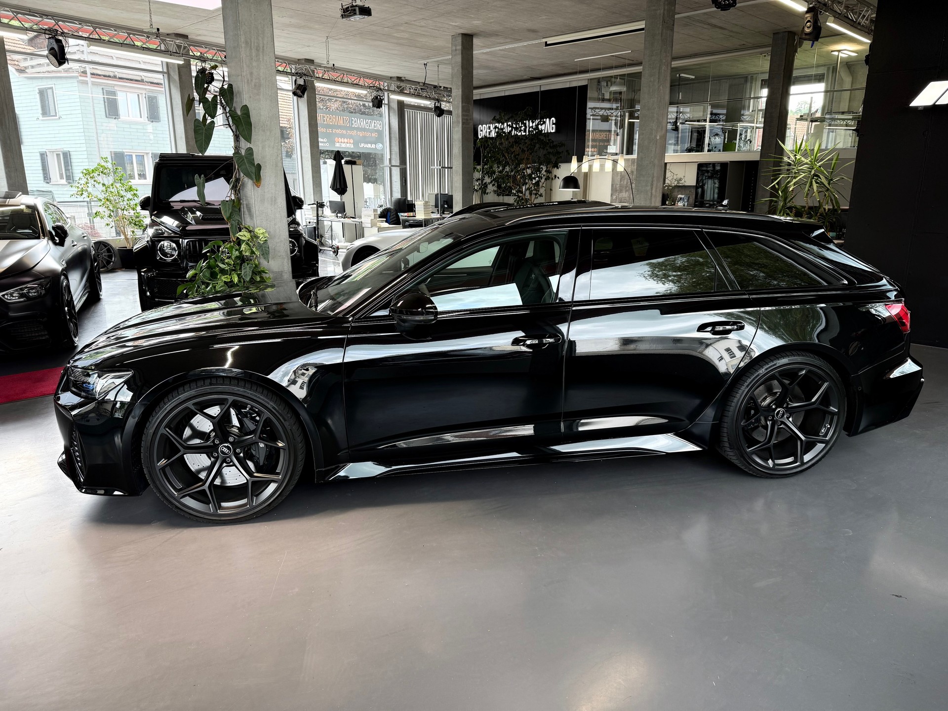 AUDI RS6 Avant 4.0 TFSI V8 Performance quattro-image-1