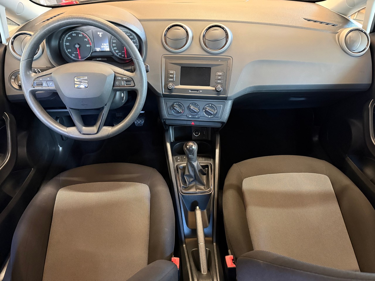 SEAT Ibiza ST 1.2 TSI Reference-image-8