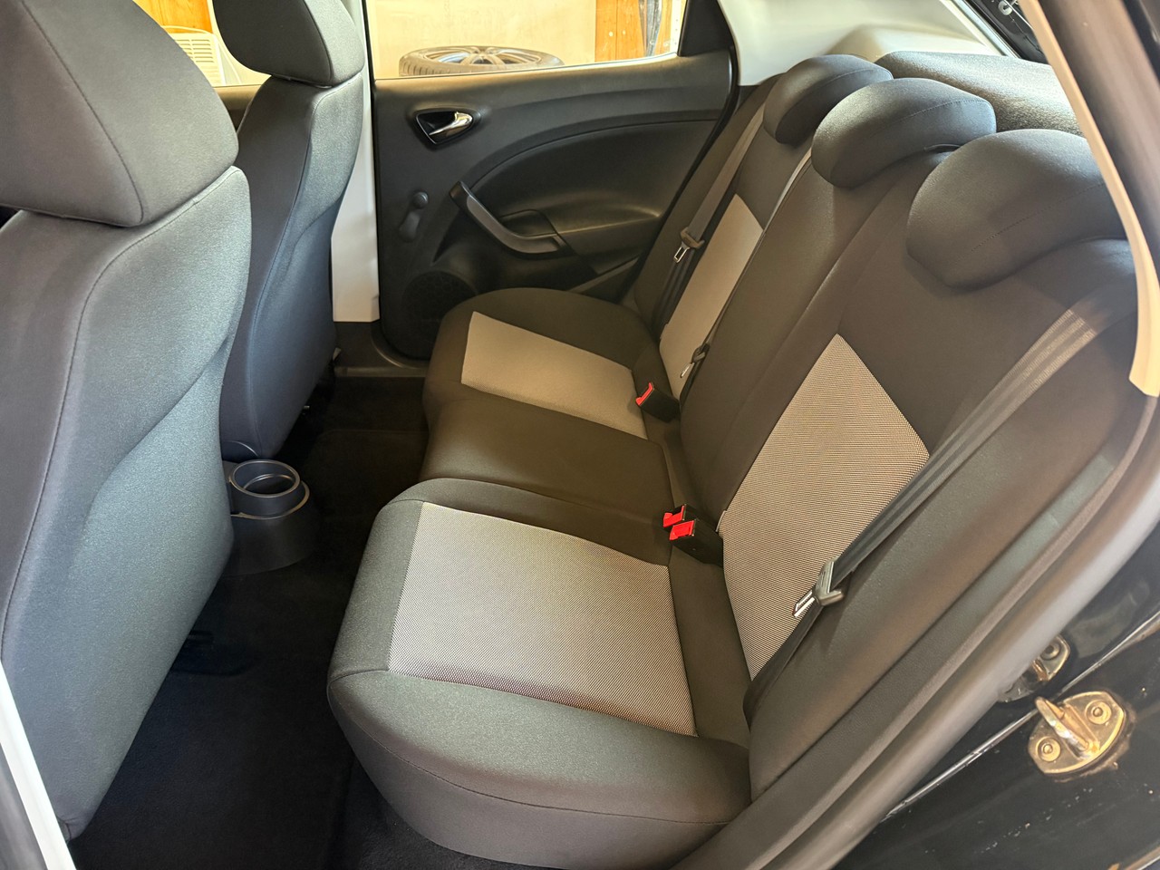 SEAT Ibiza ST 1.2 TSI Reference-image-7