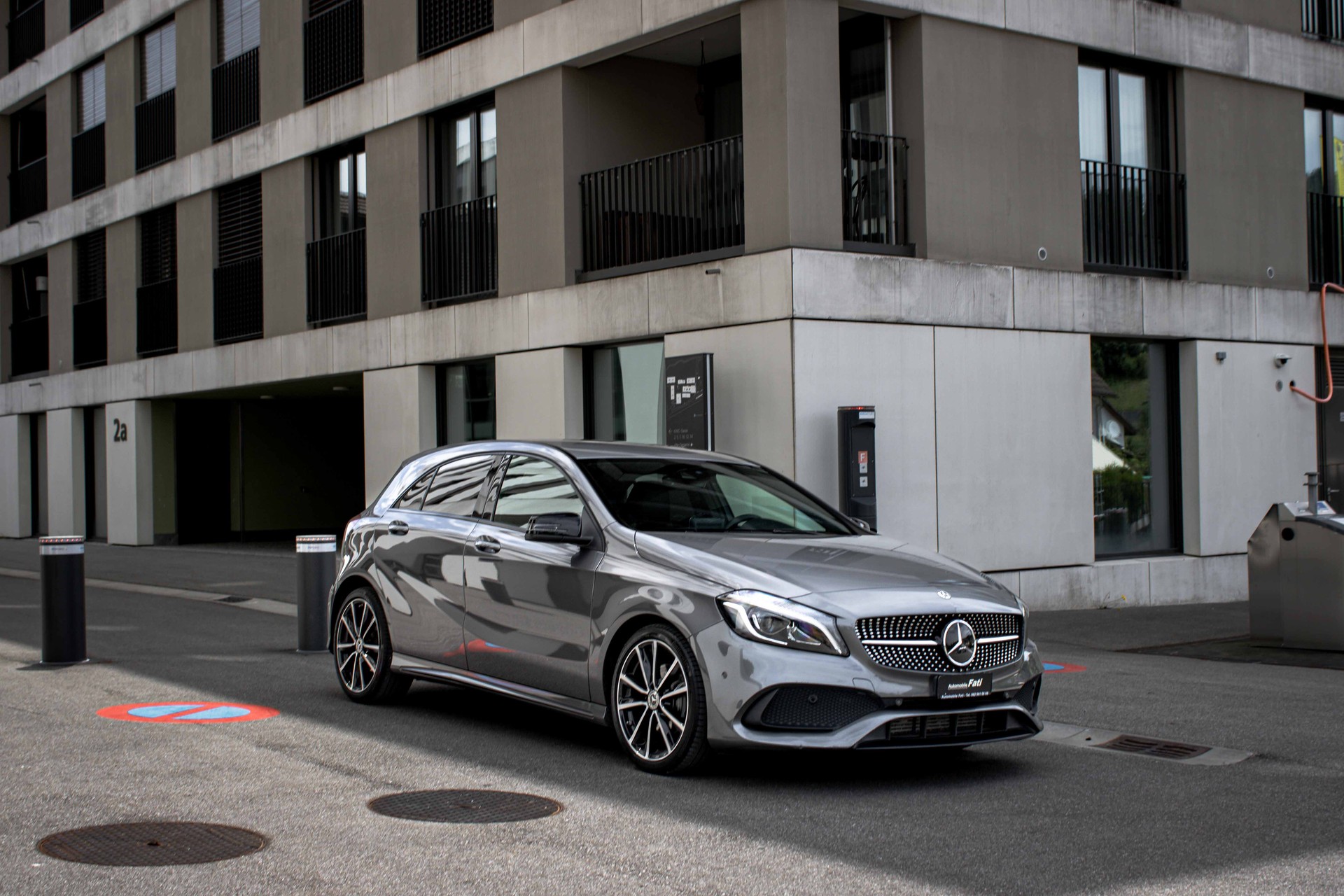MERCEDES-BENZ A 180 AMG Line 7G-DCT-image-4
