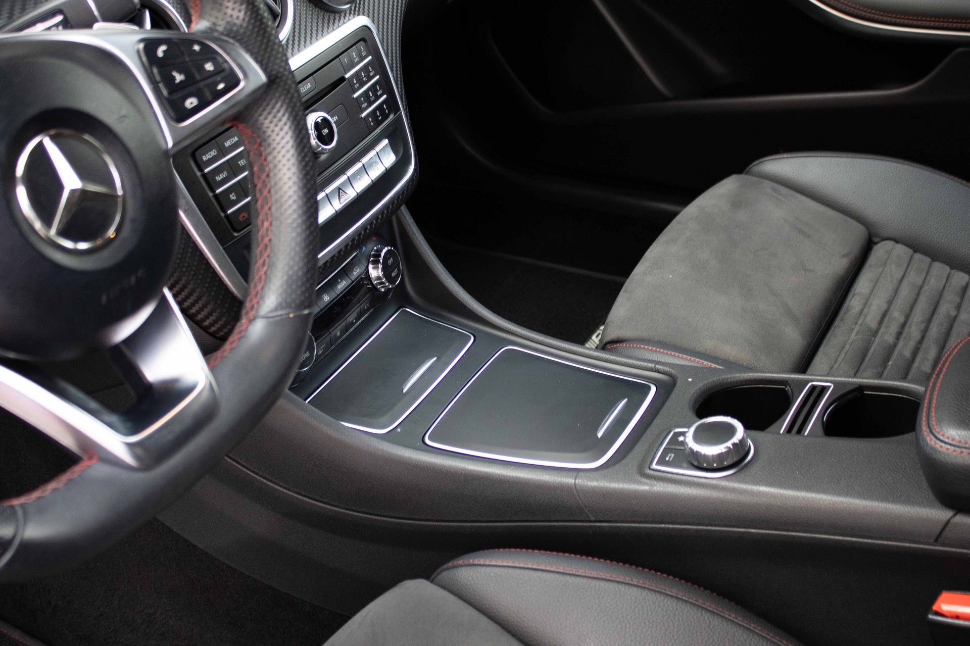 MERCEDES-BENZ A 180 AMG Line 7G-DCT-image-9