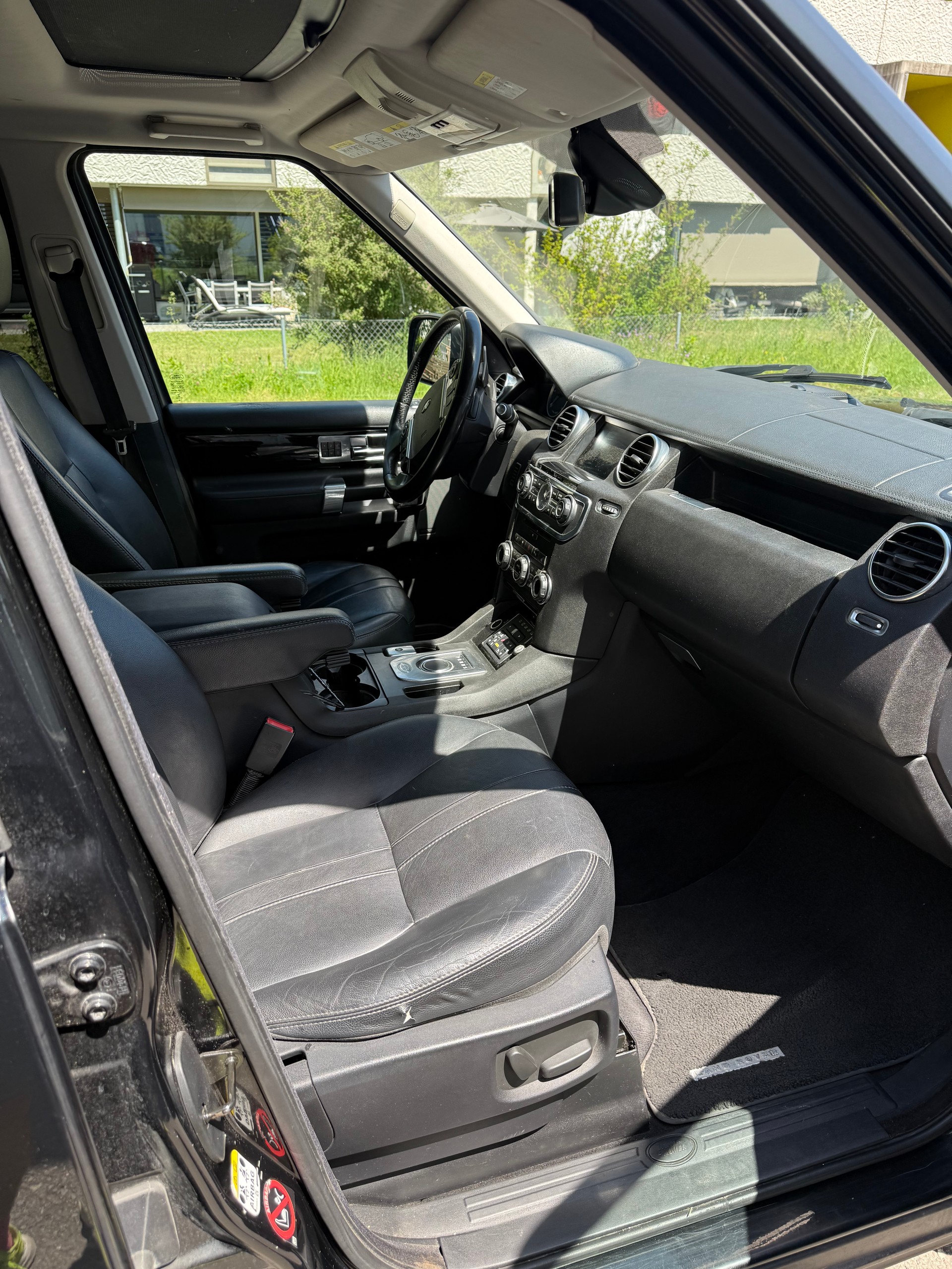 LAND ROVER 3.0 SDHV6 HSE-image-2