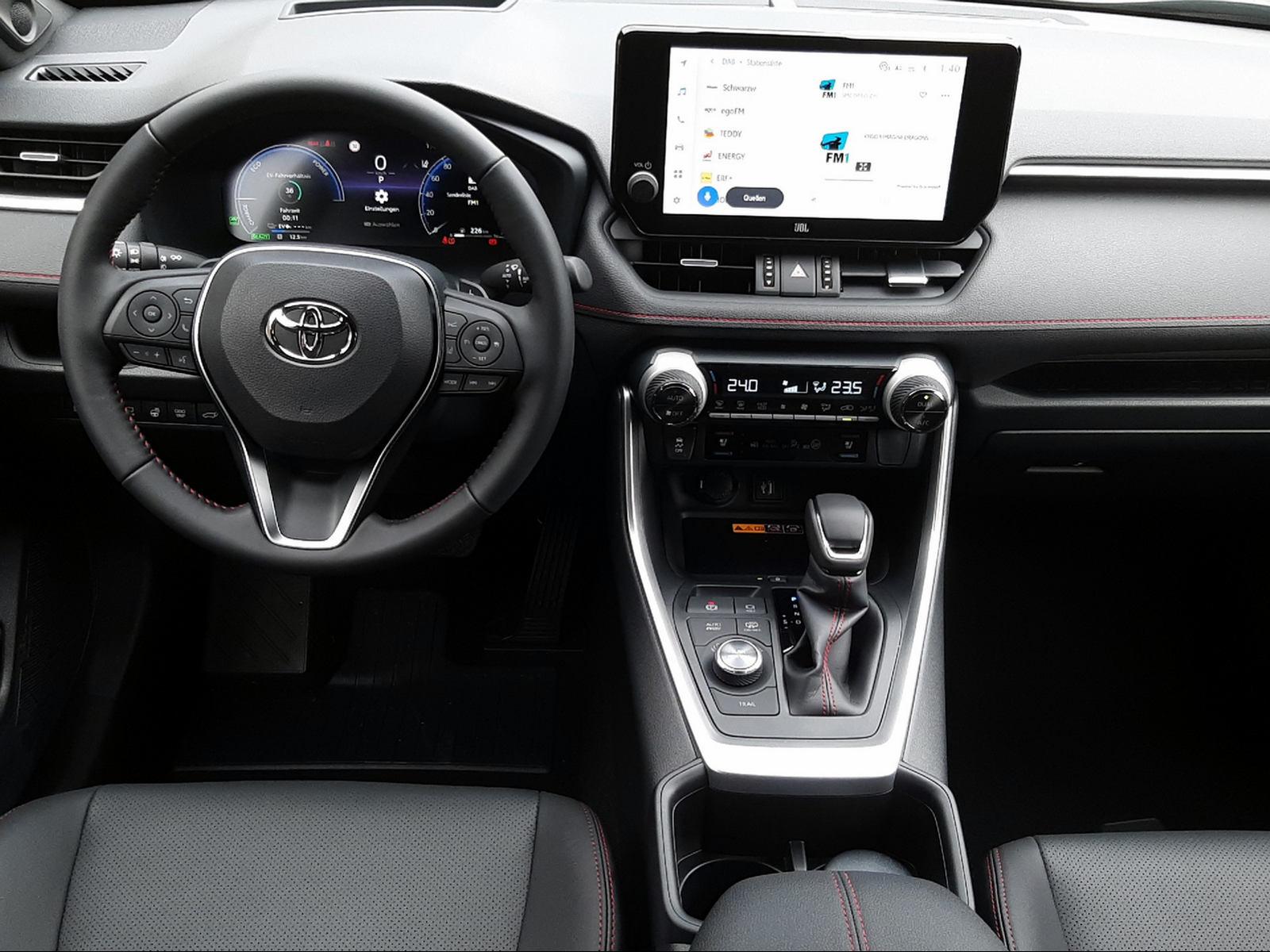 TOYOTA RAV4 2.5 Plug-In-Hybrid Platinum-image-12