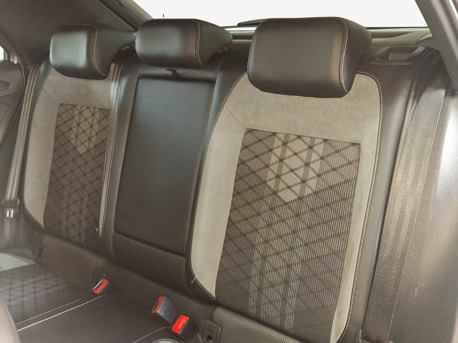 VW T-Roc 1.5 TSI EVO R-Line DSG-image-11