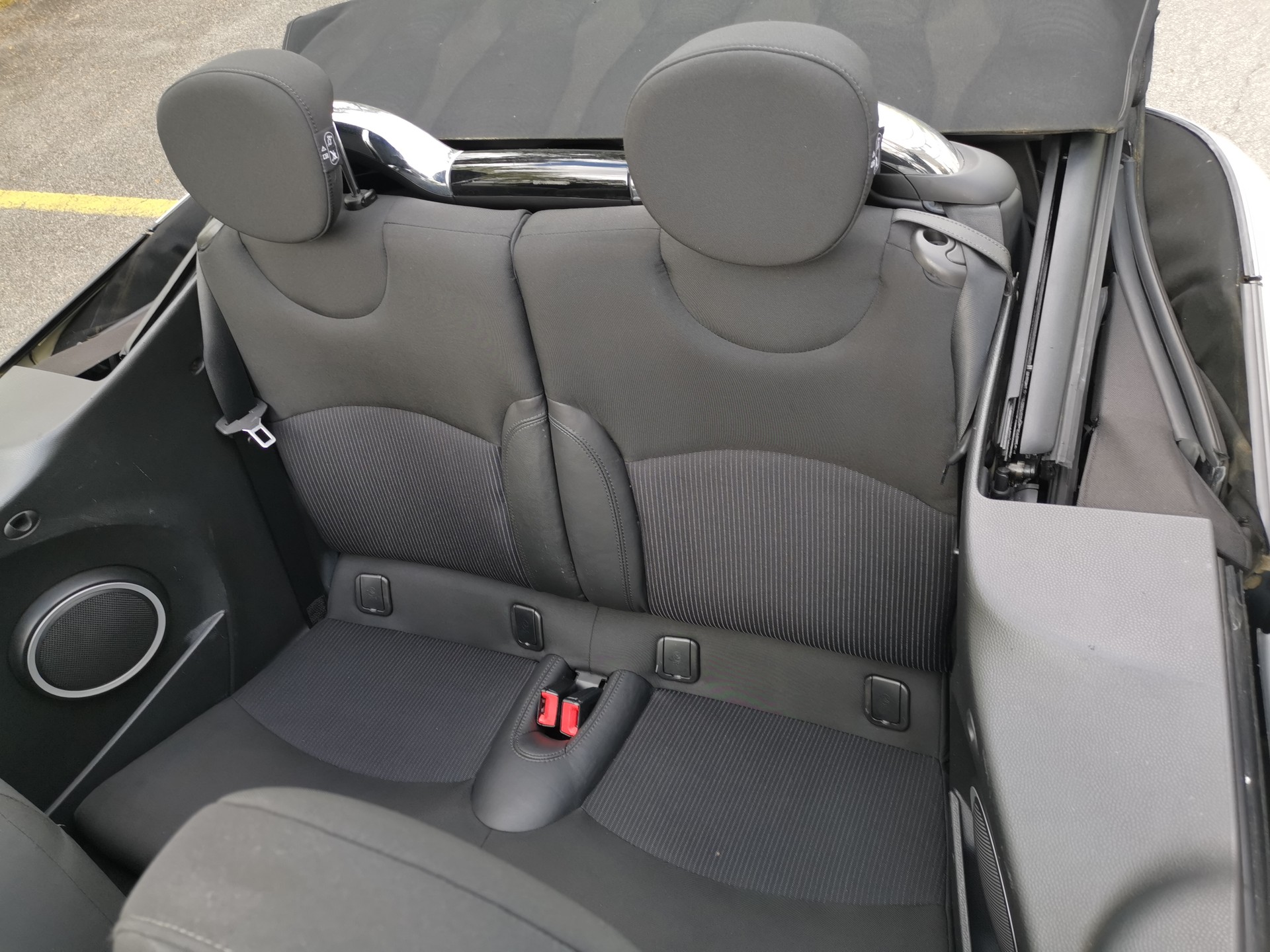 MINI Cooper SD Cabriolet-image-9