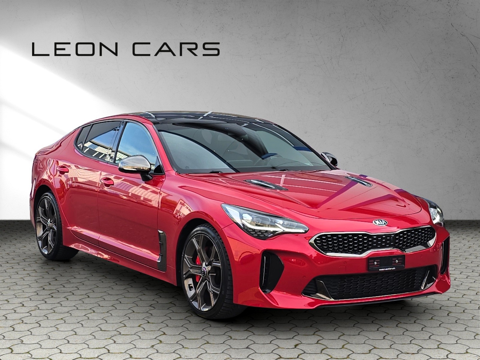 KIA Stinger 3.3 T-GDi GT Automat AWD-image-2
