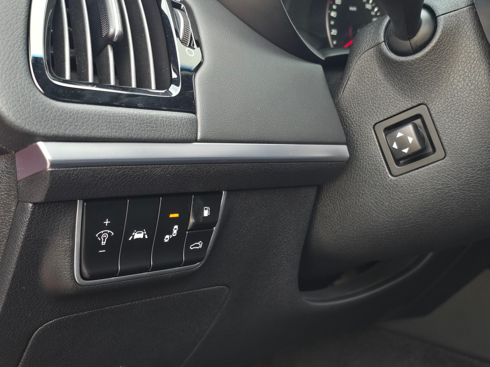 KIA Stinger 3.3 T-GDi GT Automat AWD-image-29