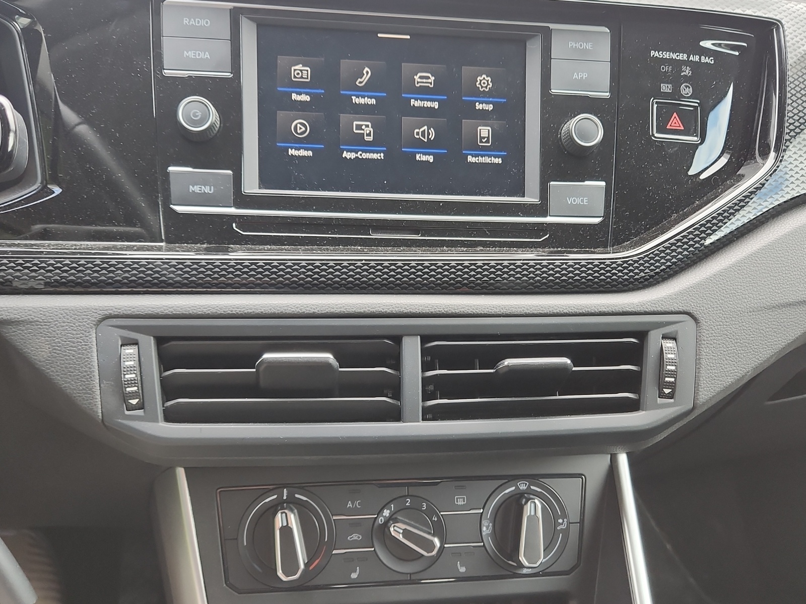 VW Polo 1.0 TSI Life-image-16