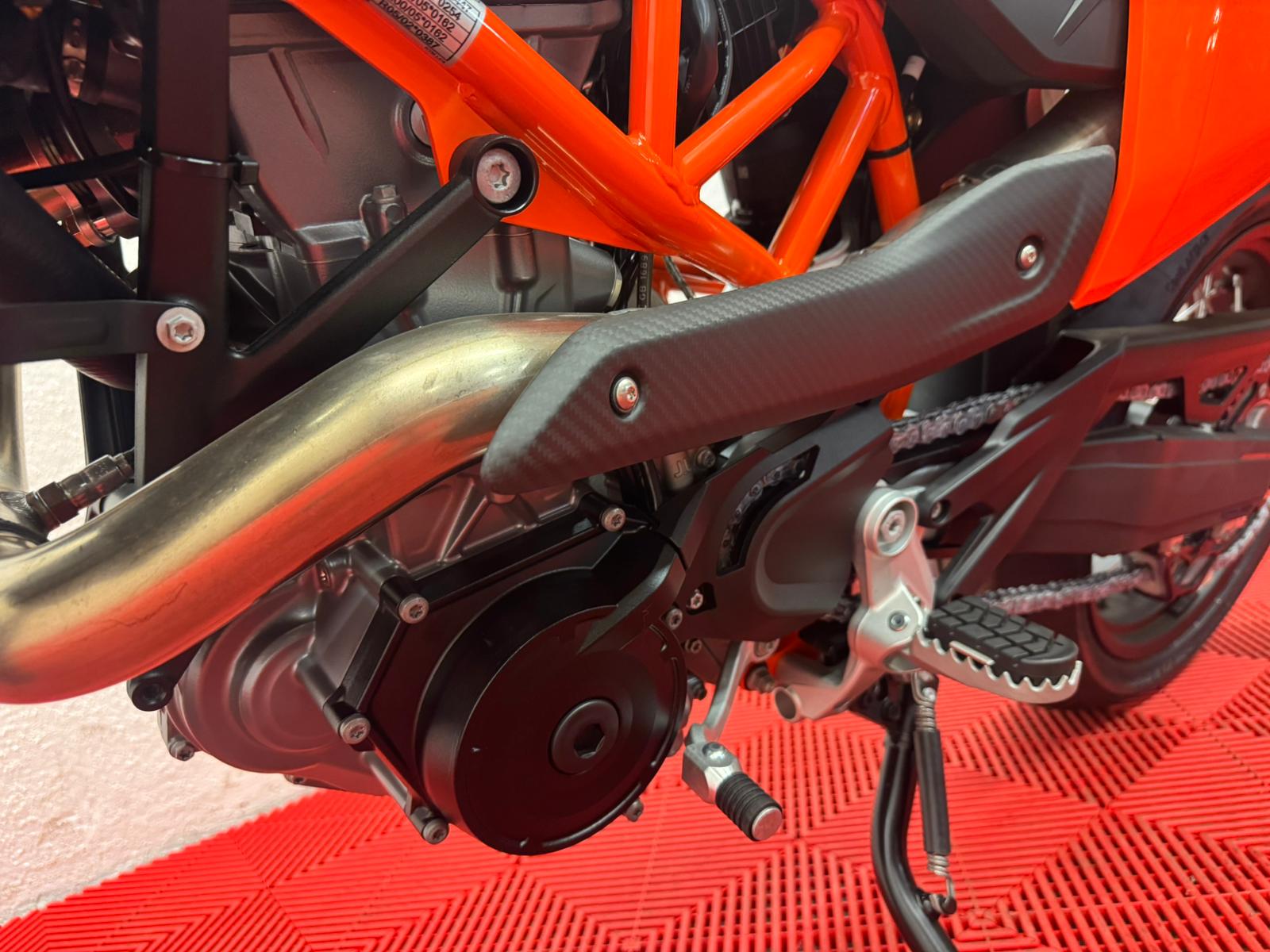 KTM 690 SMC R ABS (35 kW)-image-11