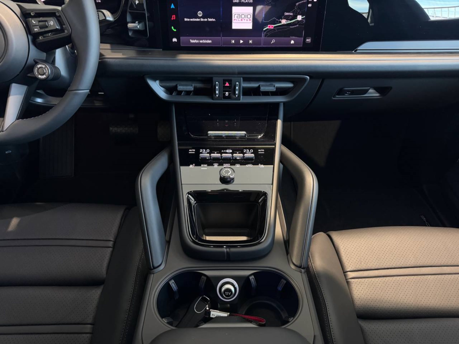 PORSCHE Cayenne E-Hybrid Coupé Black Edition-image-16