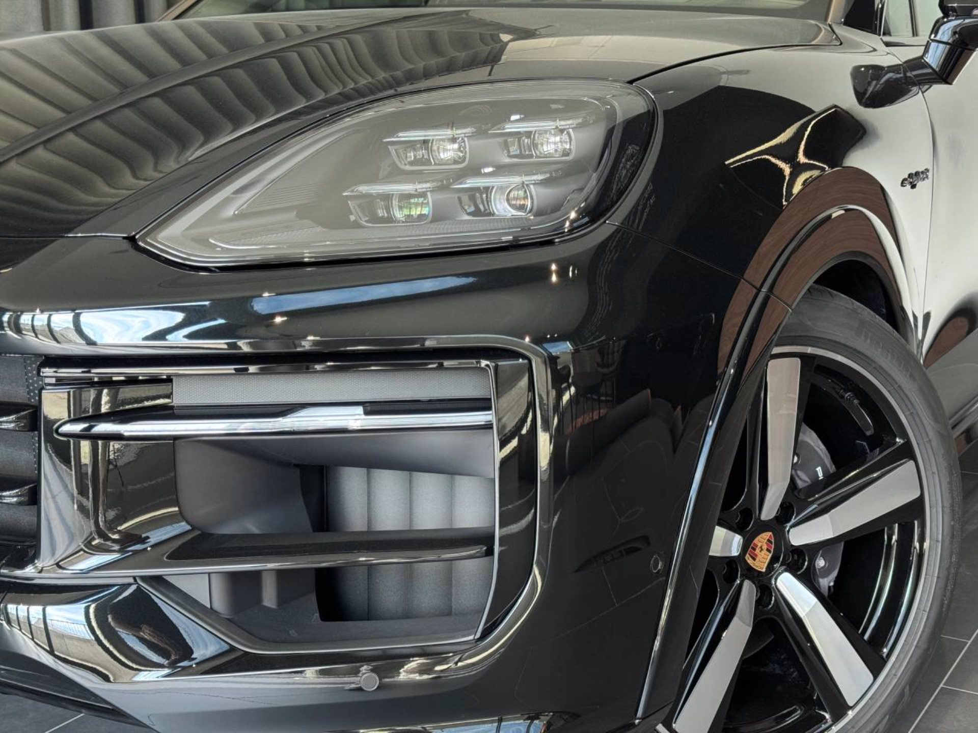 PORSCHE Cayenne E-Hybrid Coupé Black Edition-image-28