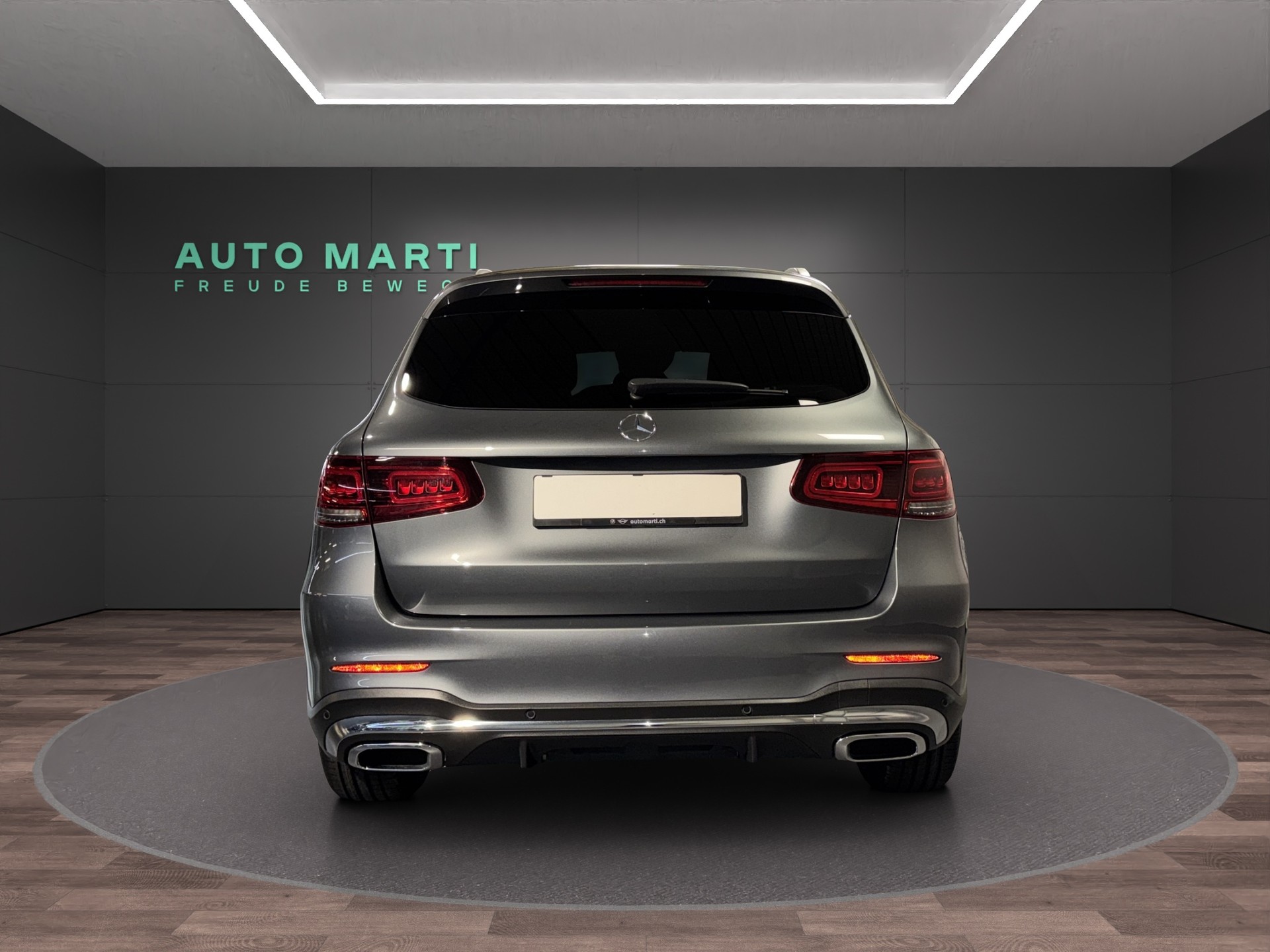 MERCEDES-BENZ GLC 200 AMG Line 4m-image-2