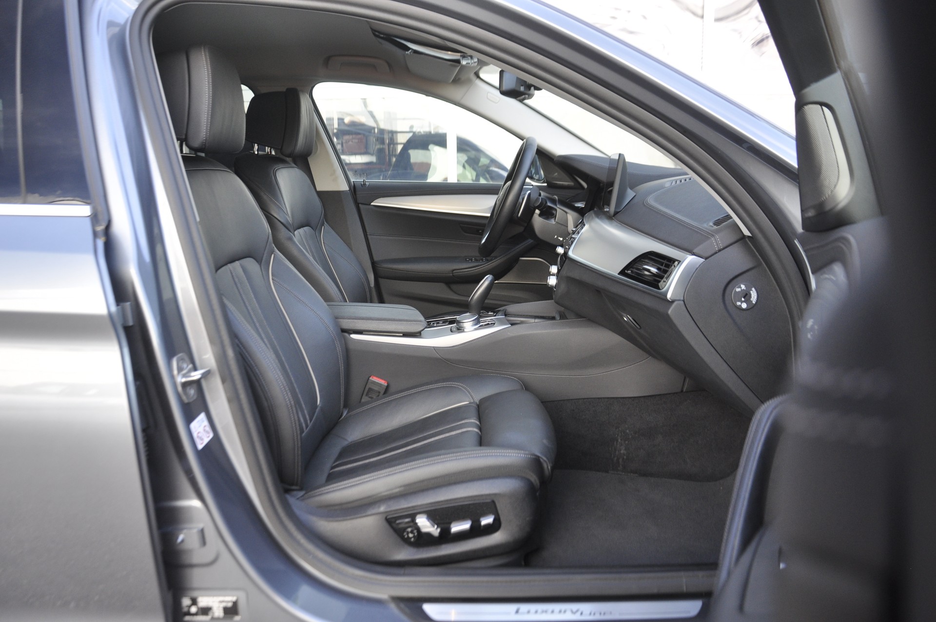 BMW 520d xDrive 48V Touring Luxury Steptronic I Anhängerkupplung-image-6