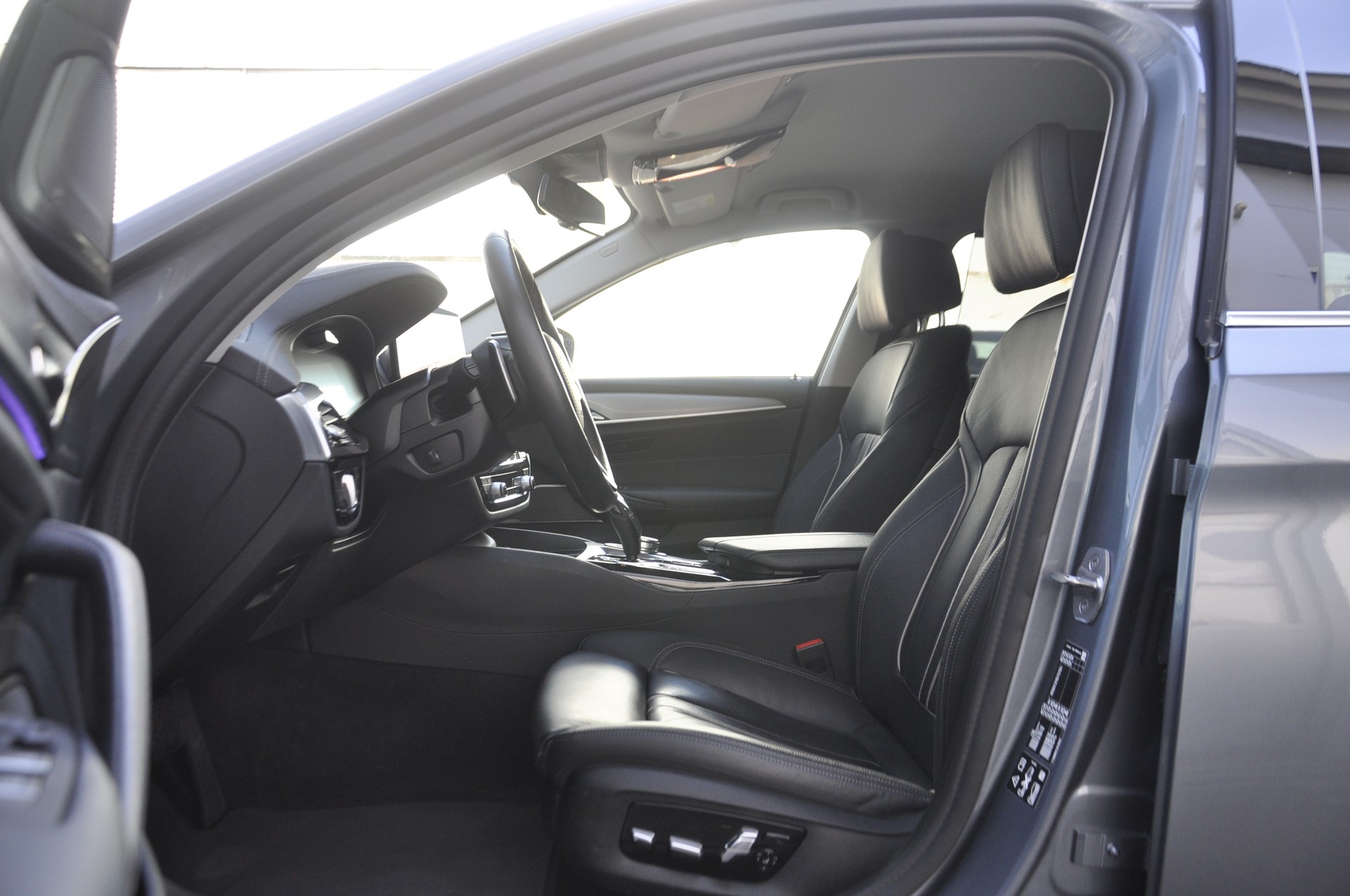 BMW 520d xDrive 48V Touring Luxury Steptronic I Anhängerkupplung-image-4