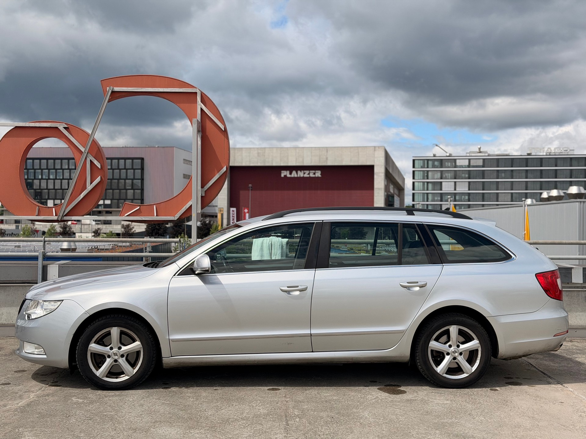 SKODA Superb Combi 2.0 TDi Elegance 4x4 DSG-image-5