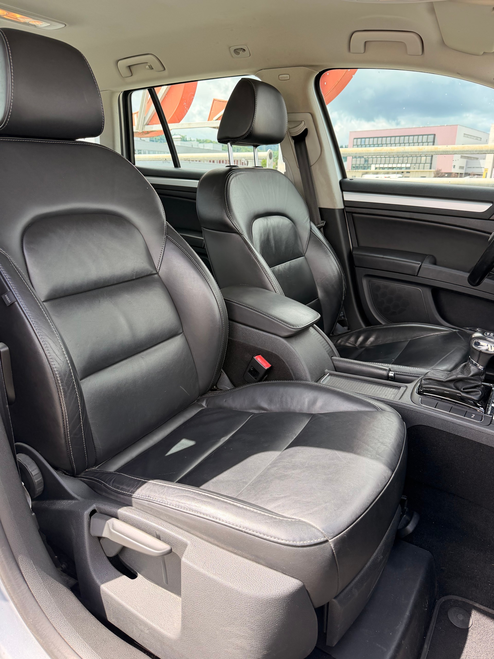SKODA Superb Combi 2.0 TDi Elegance 4x4 DSG-image-10