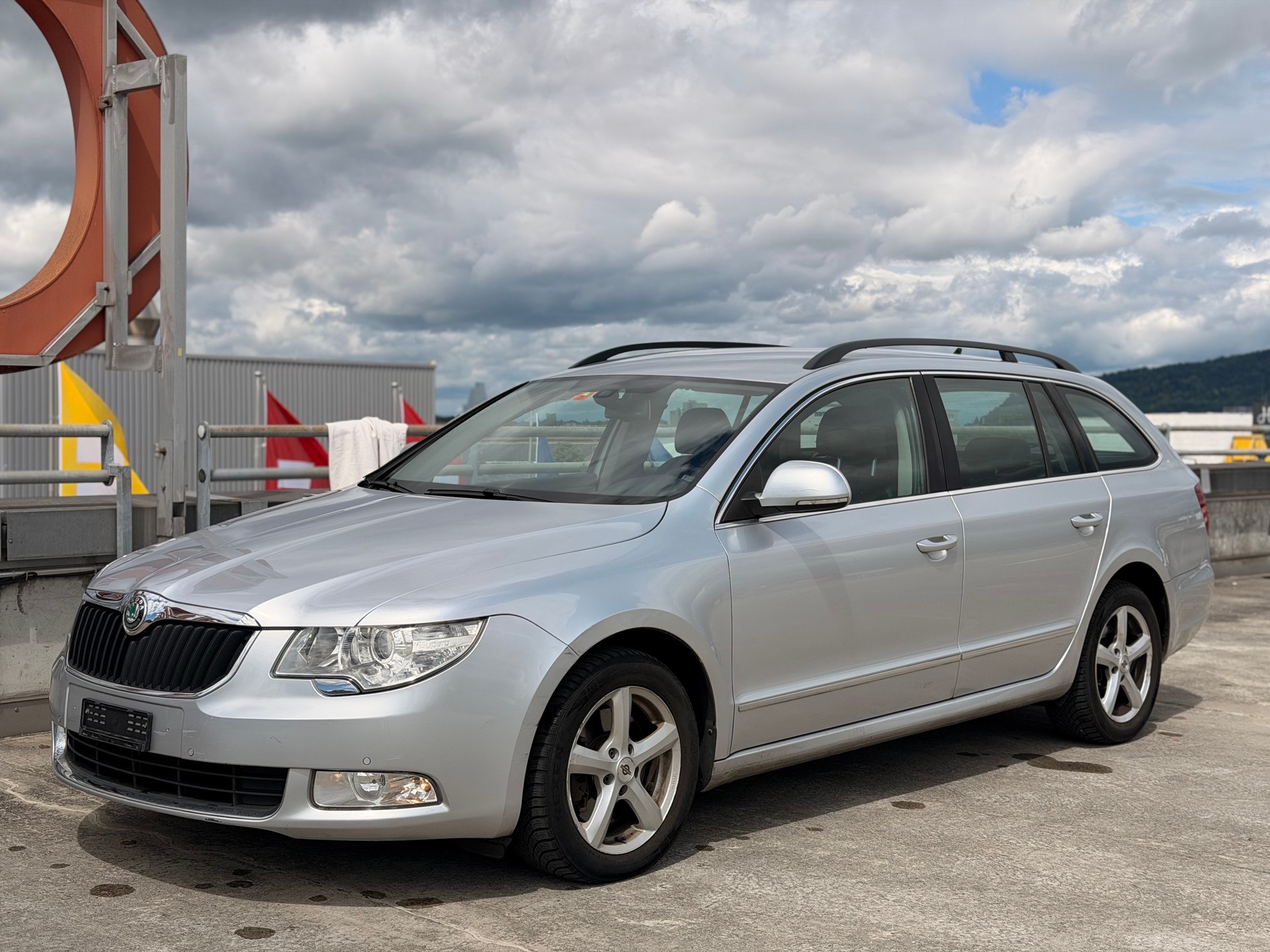 SKODA Superb Combi 2.0 TDi Elegance 4x4 DSG-image-4