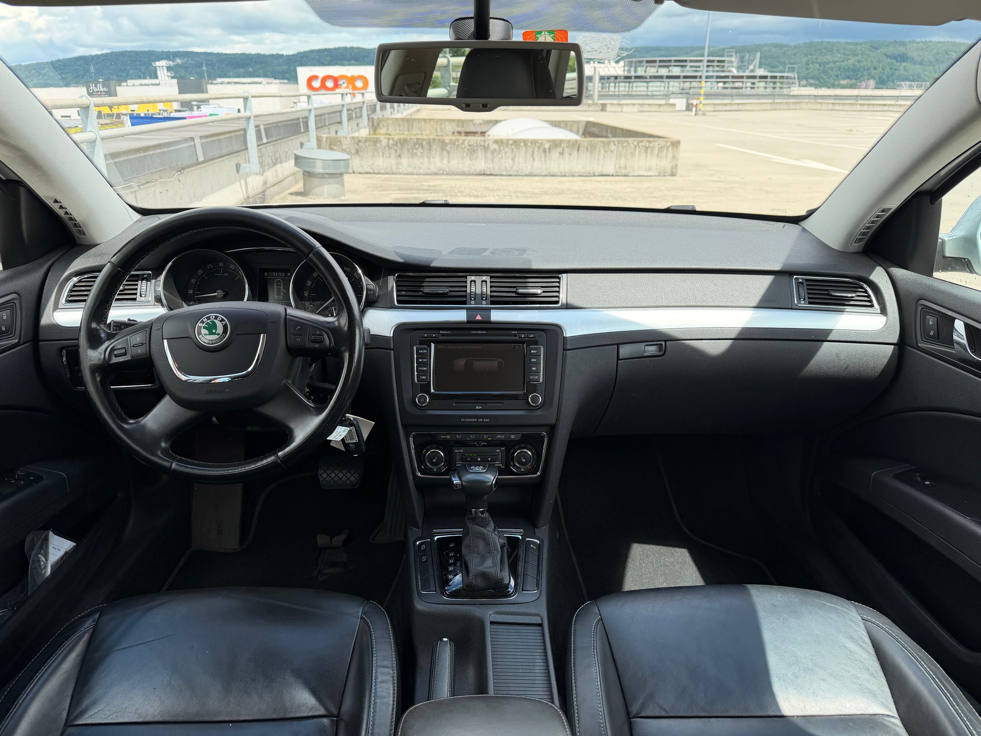SKODA Superb Combi 2.0 TDi Elegance 4x4 DSG-image-7