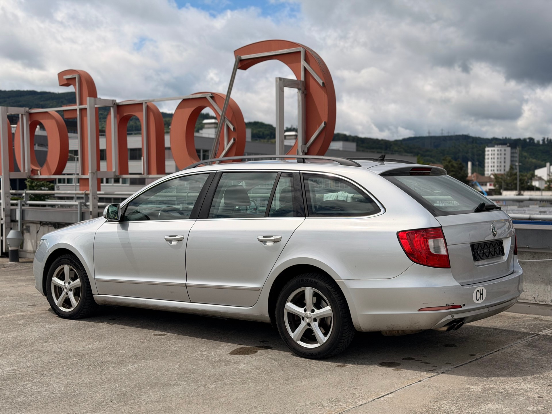 SKODA Superb Combi 2.0 TDi Elegance 4x4 DSG-image-6