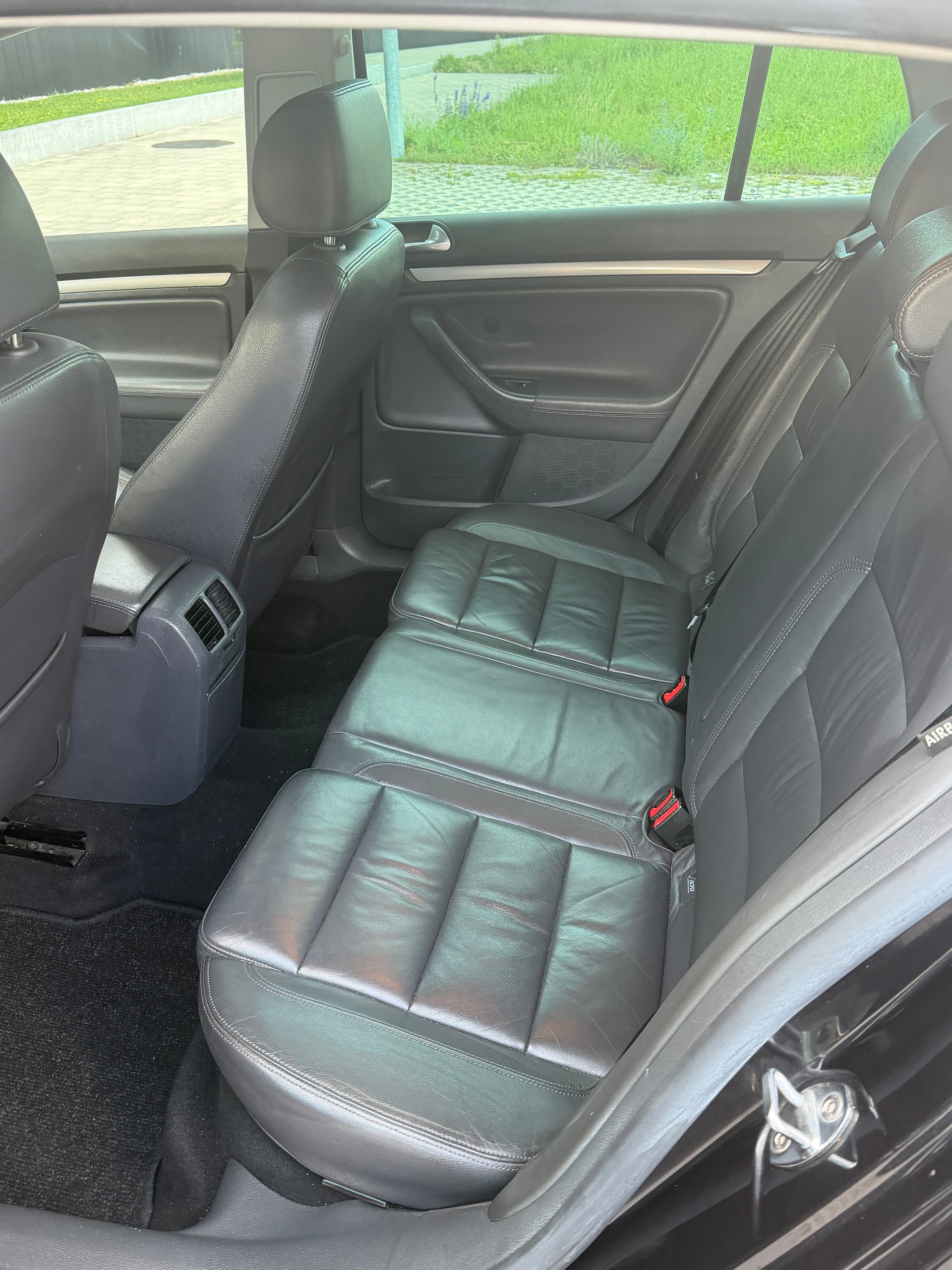 VW Golf 2.0 TDI Comfortline 4Motion-image-8