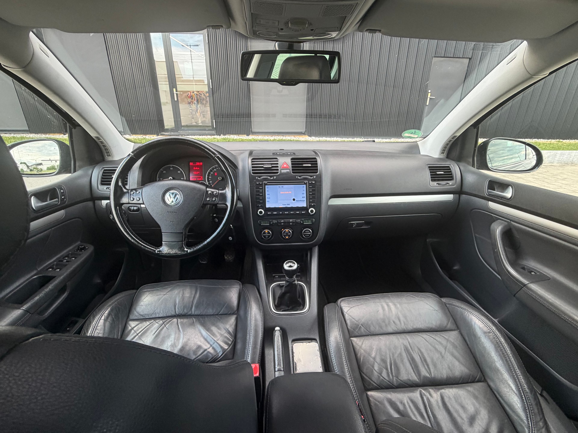 VW Golf 2.0 TDI Comfortline 4Motion-image-9