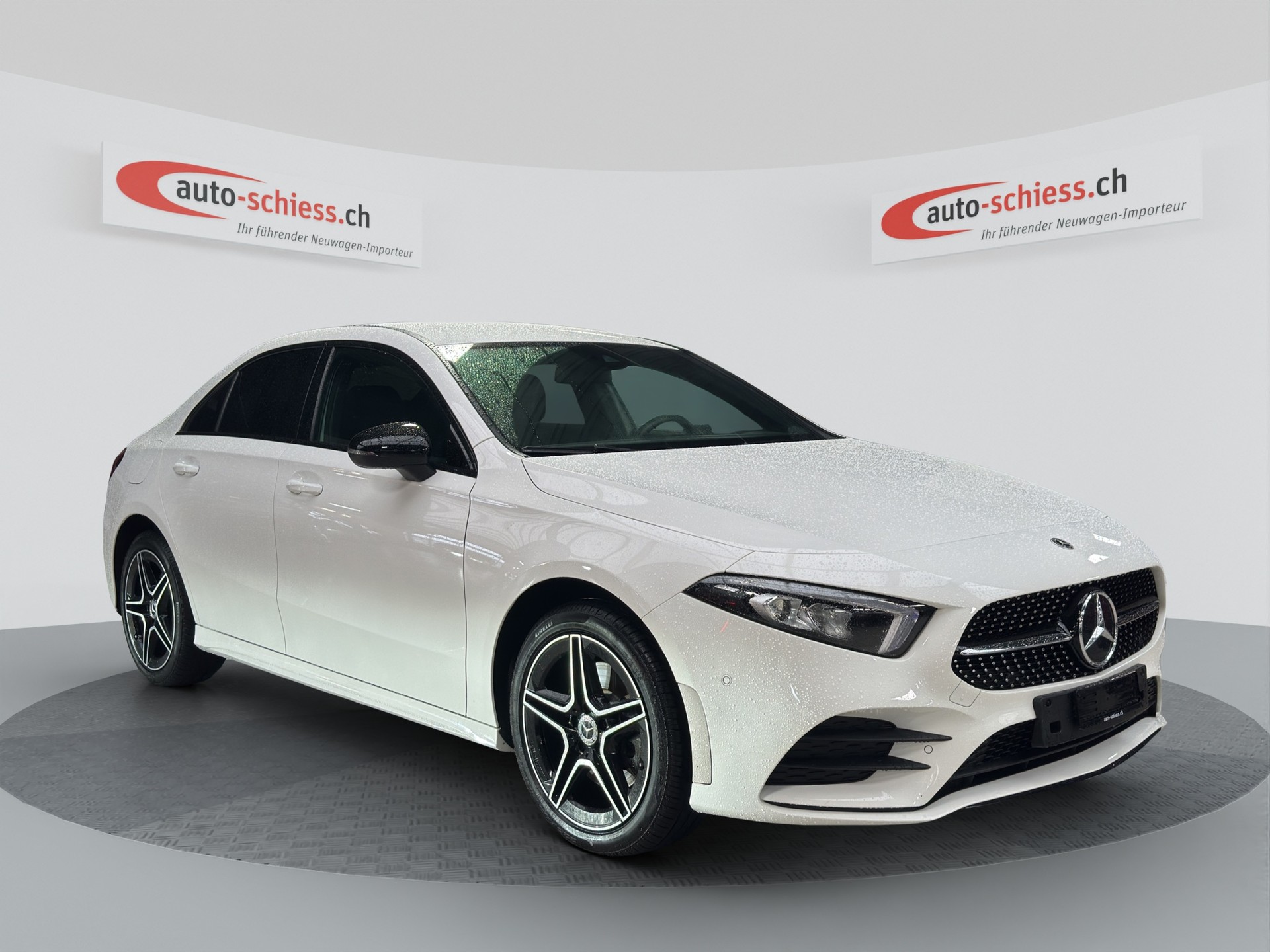 MERCEDES-BENZ A 250e AMG Line 8G-DCT Night-image-0