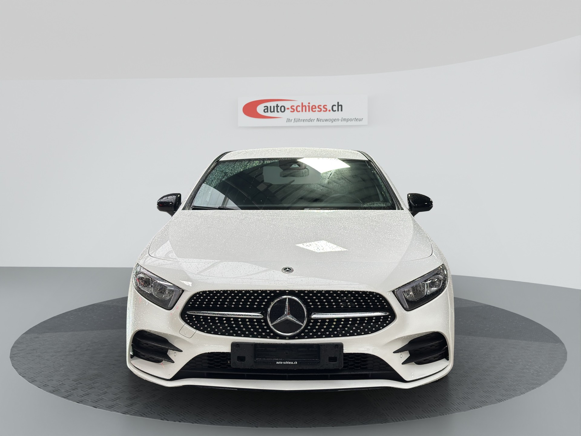 MERCEDES-BENZ A 250e AMG Line 8G-DCT Night-image-1