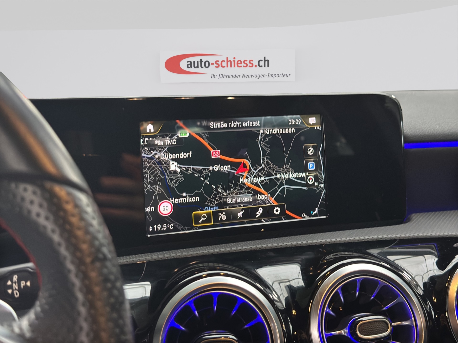 MERCEDES-BENZ A 250e AMG Line 8G-DCT Night-image-10