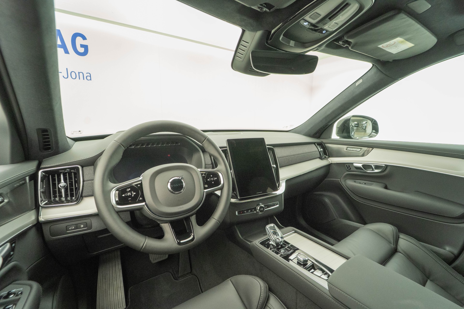VOLVO XC90 2.0 T8 TE Black Edition eAWD-image-6
