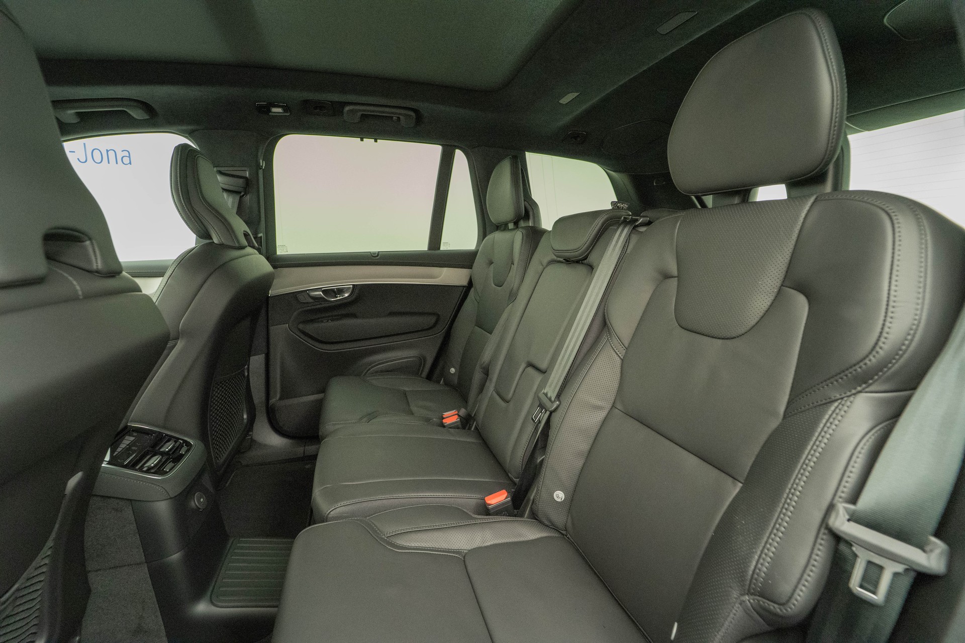 VOLVO XC90 2.0 T8 TE Black Edition eAWD-image-8