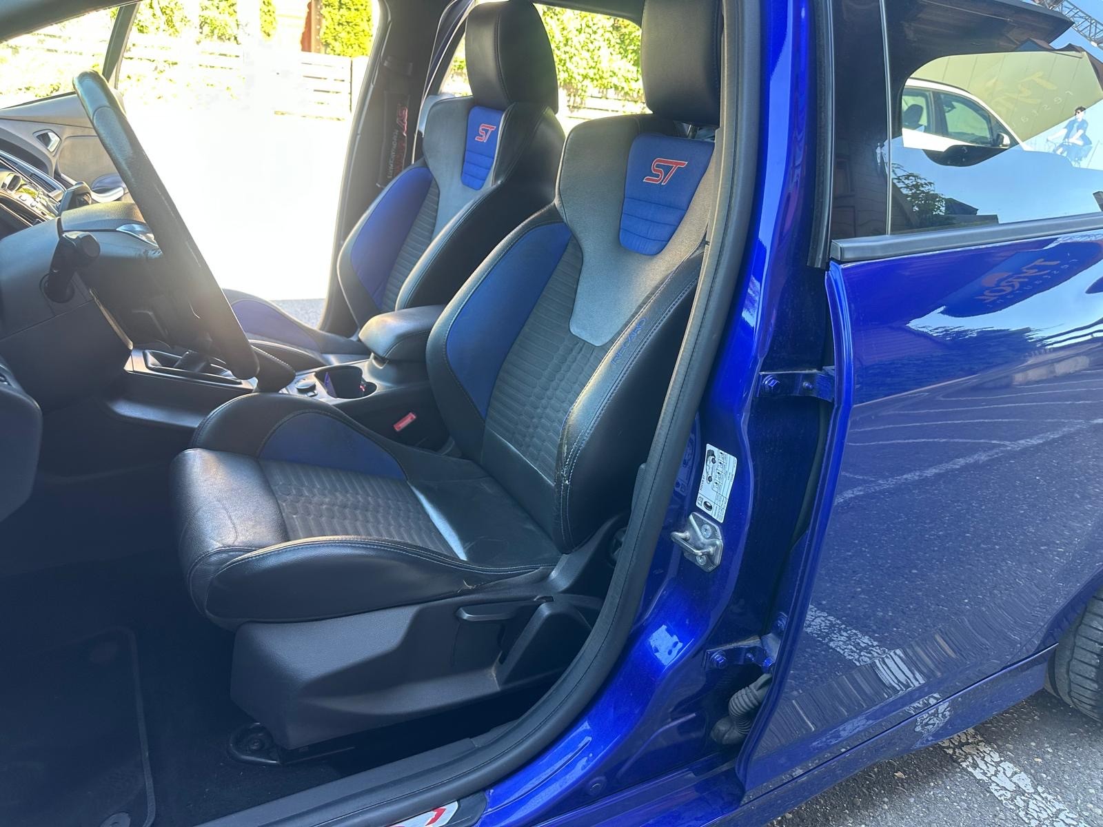 FORD Focus 2.0 SCTi ST-3-image-9