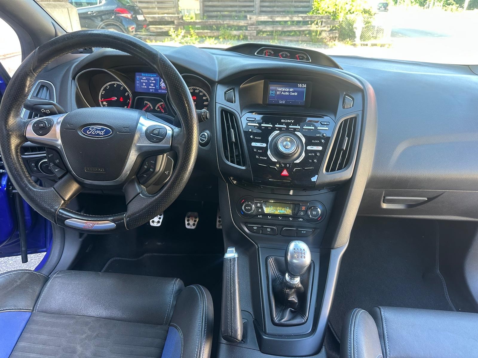 FORD Focus 2.0 SCTi ST-3-image-7