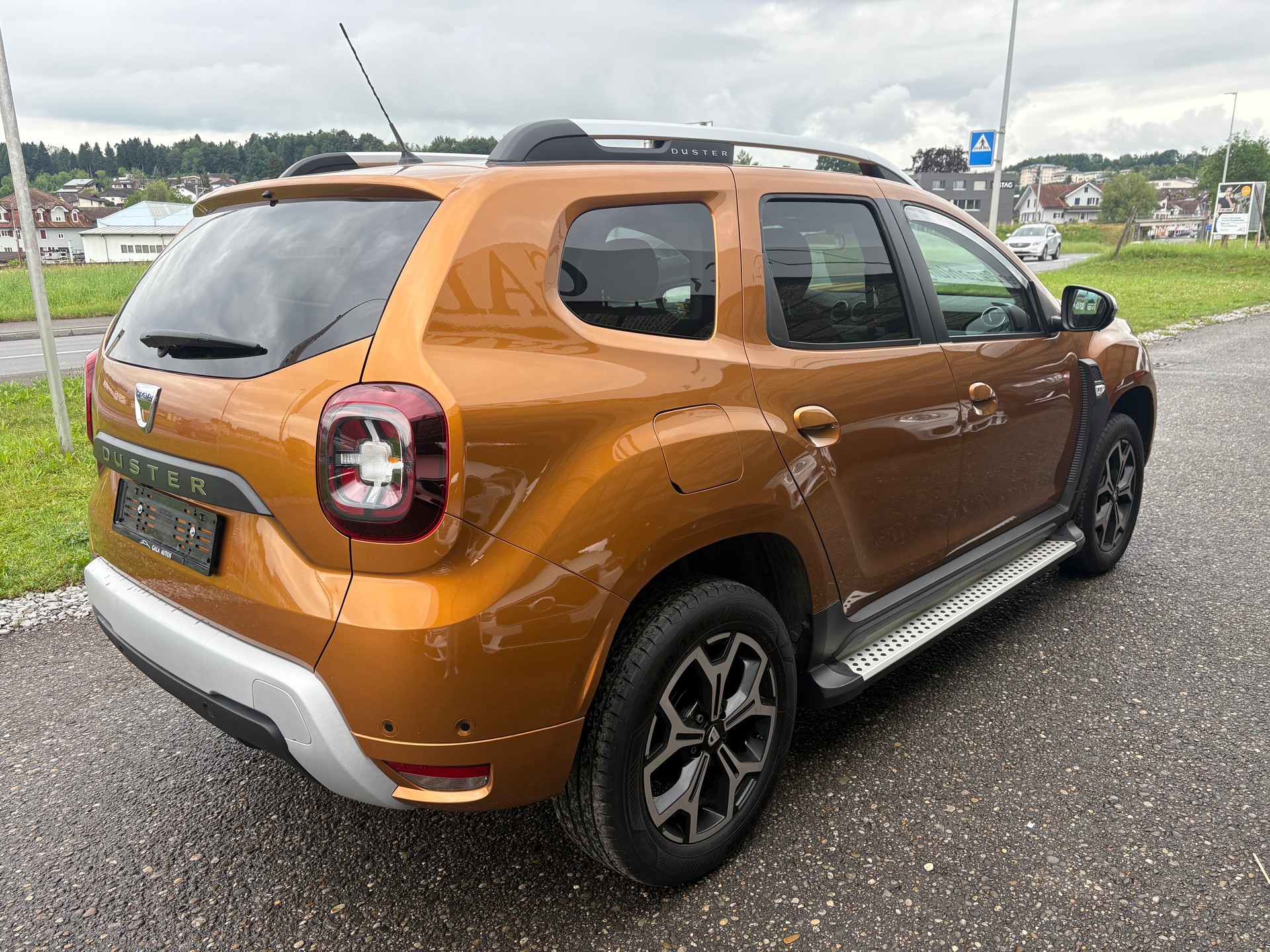 DACIA Duster TCe 130 Celebration 4x2-image-3