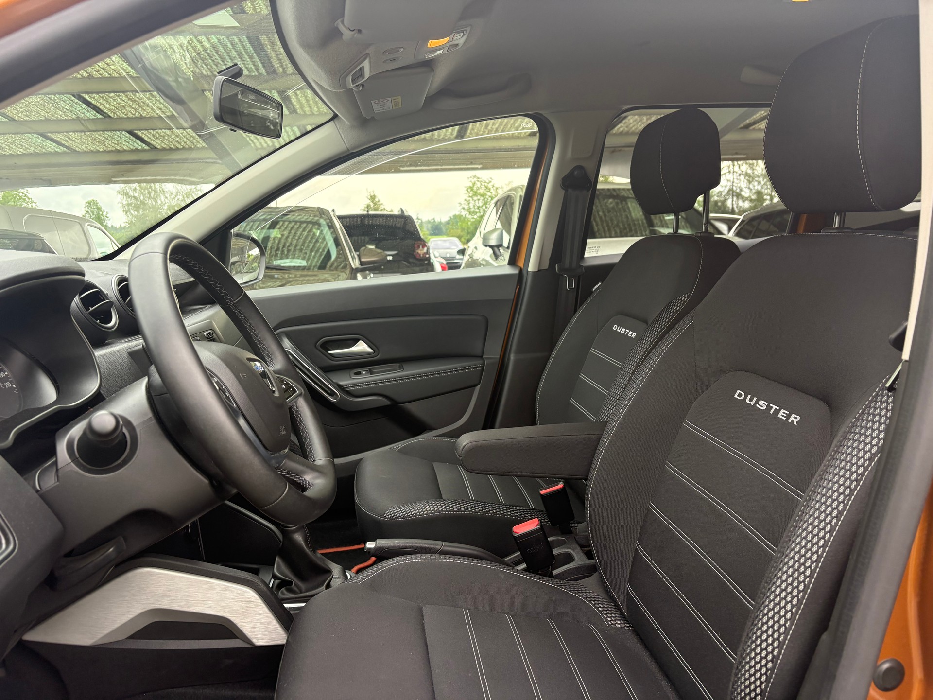 DACIA Duster TCe 130 Celebration 4x2-image-7