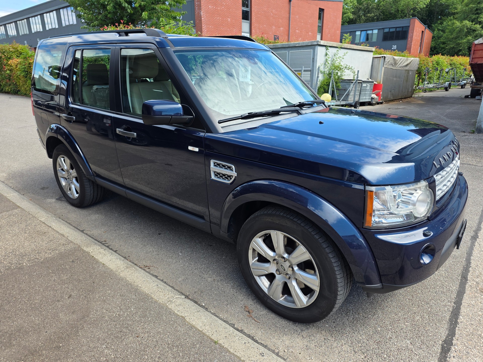 LAND ROVER Discovery 3.0 SDV6 HSE Automatic-image-2