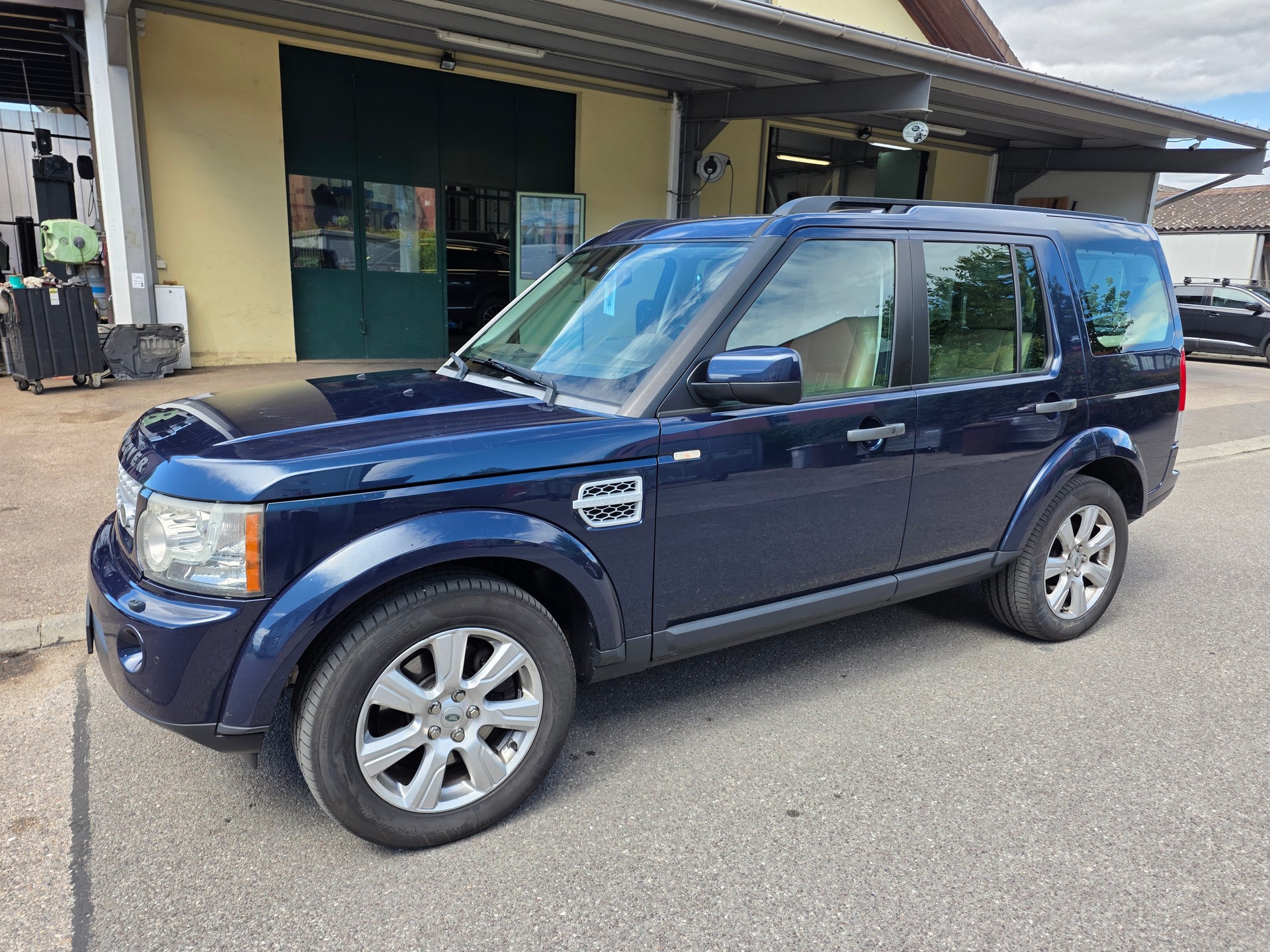LAND ROVER Discovery 3.0 SDV6 HSE Automatic-image-0