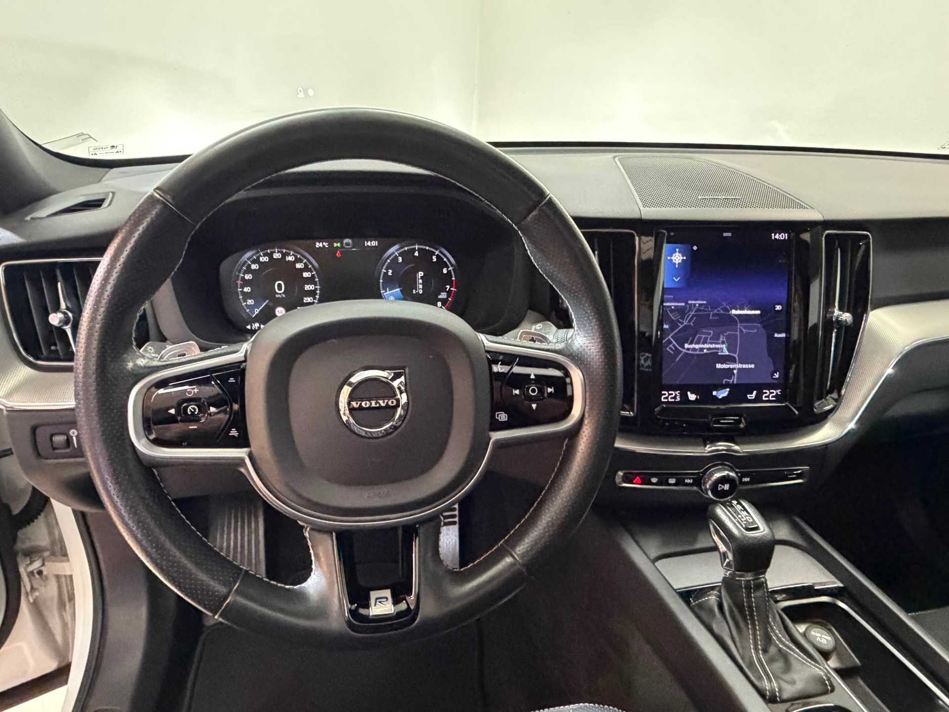 VOLVO XC60 T5 AWD R-Design Geartronic-image-7