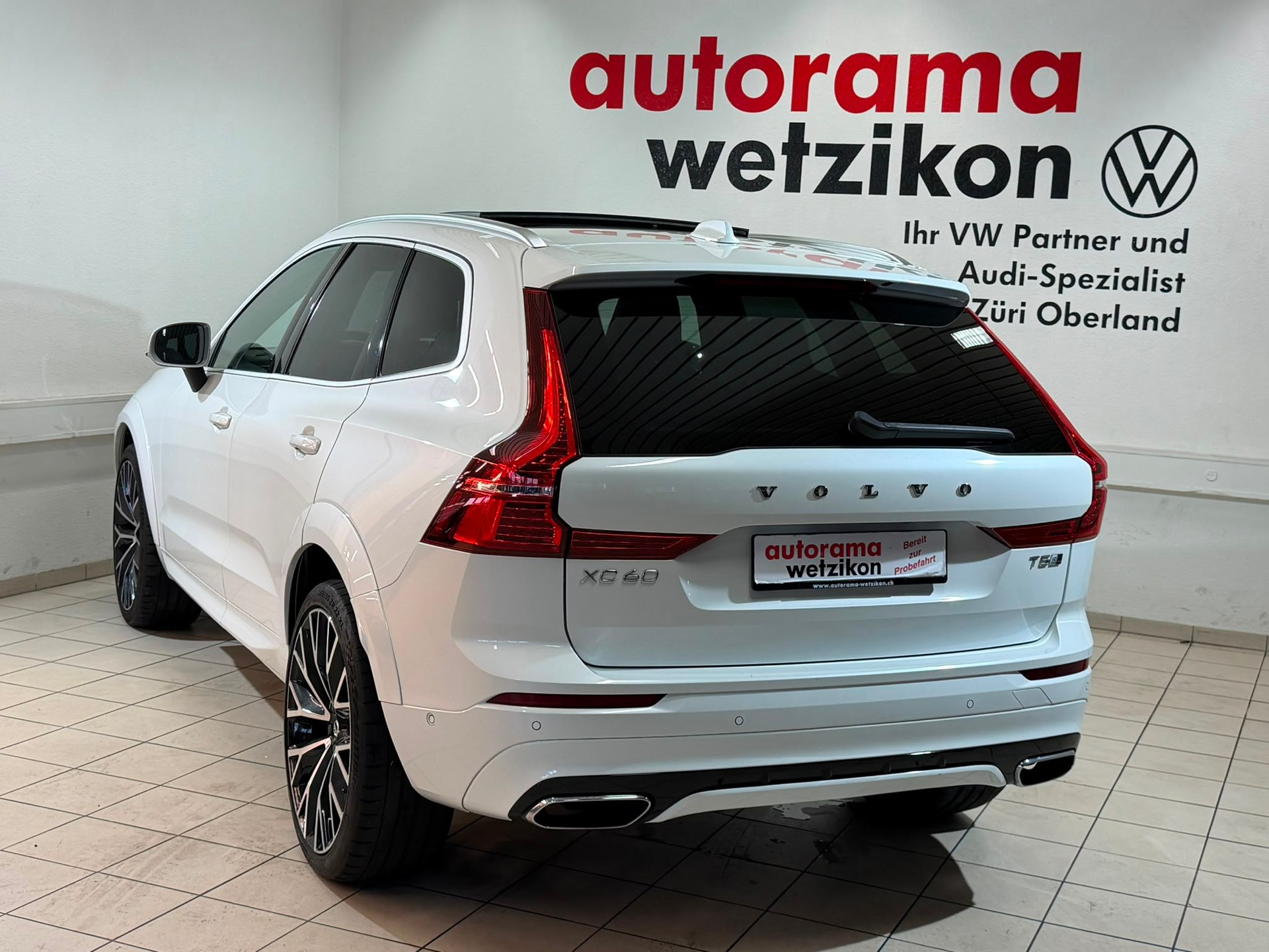 VOLVO XC60 T5 AWD R-Design Geartronic-image-3